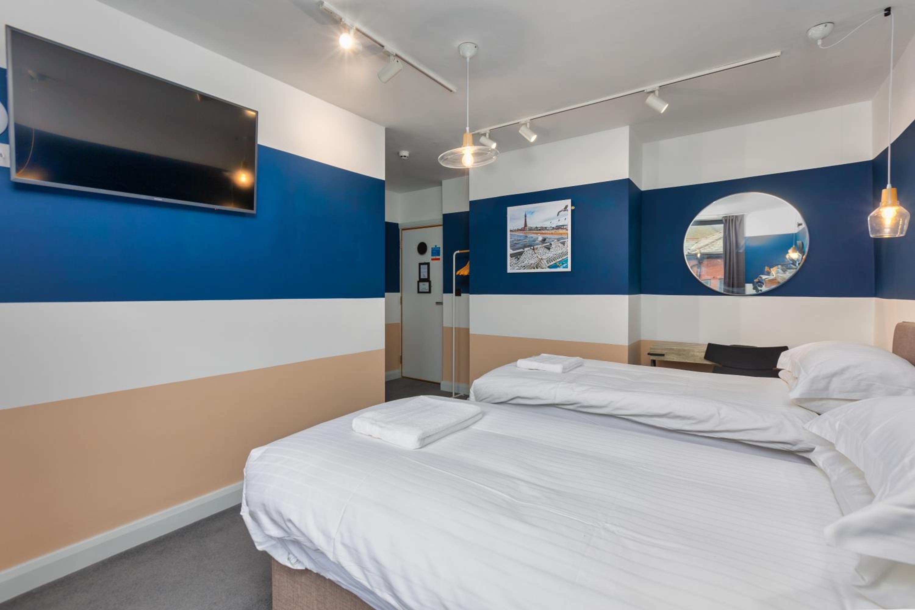 Deluxe Twin Room - Photo 2
