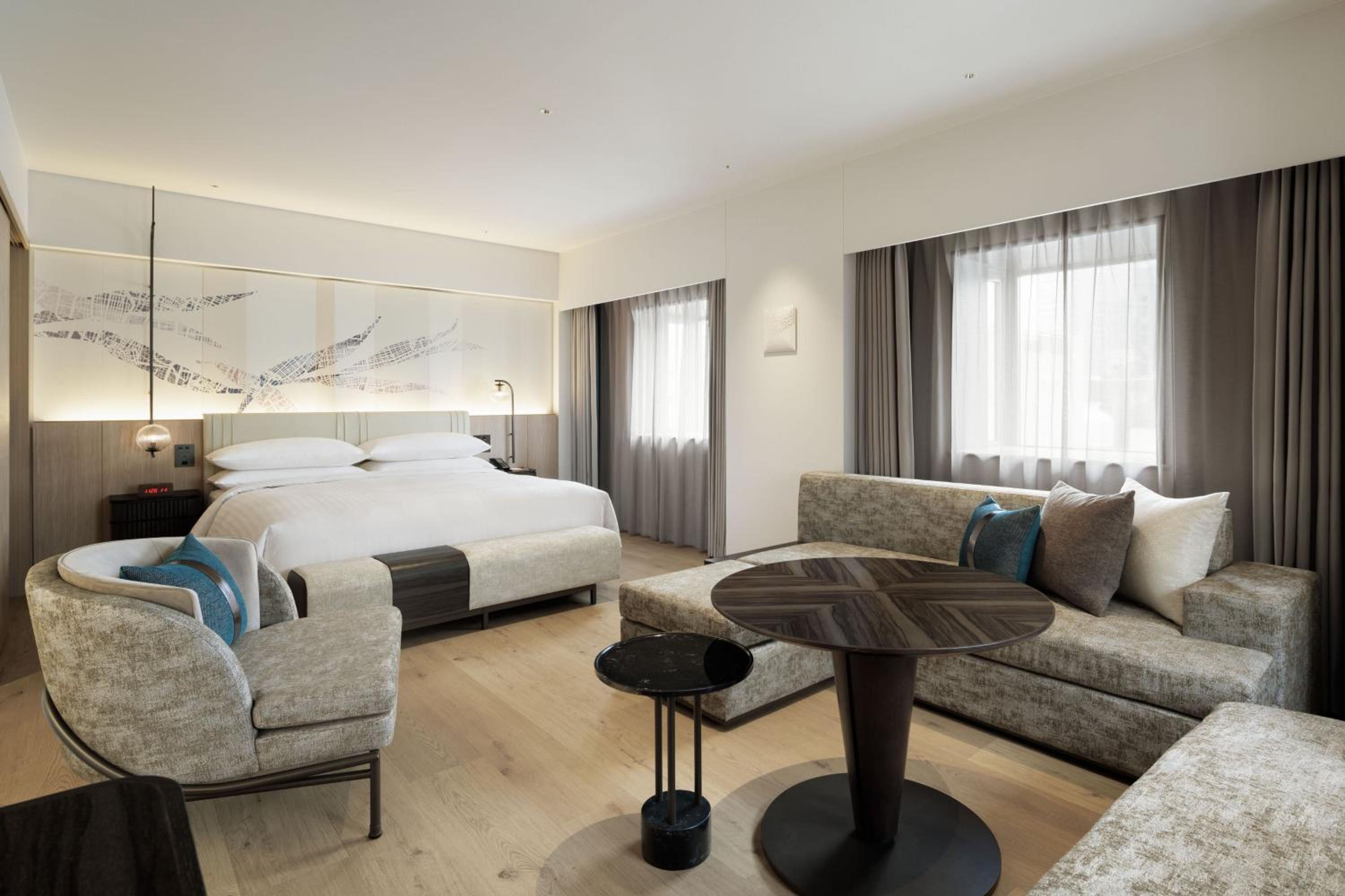 Premium Corner King Room photo 2