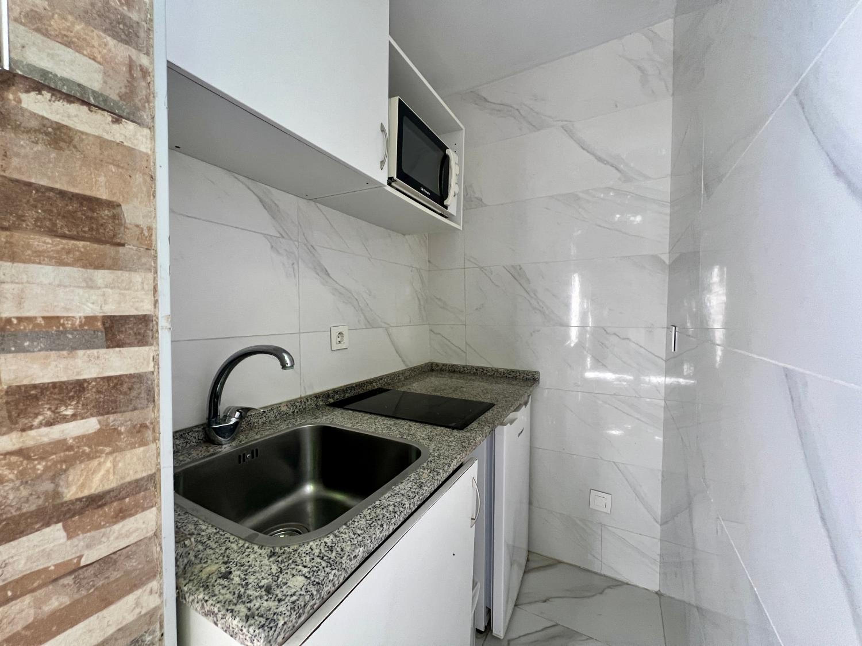 Studio with Terrace - Photo 7