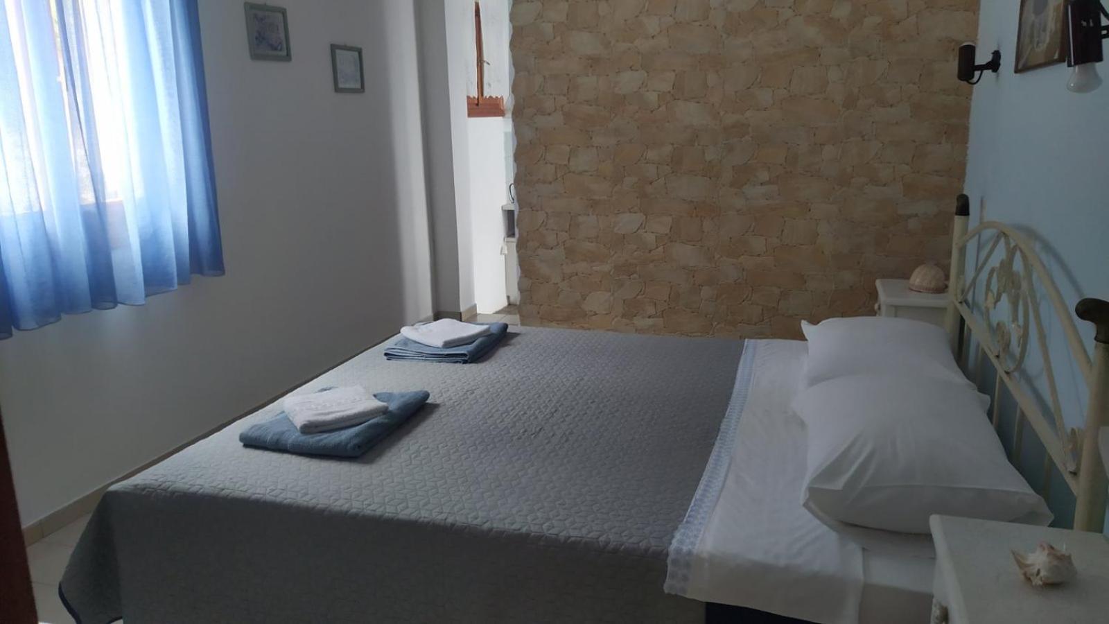 Studio (2 Adults) - Photo 1