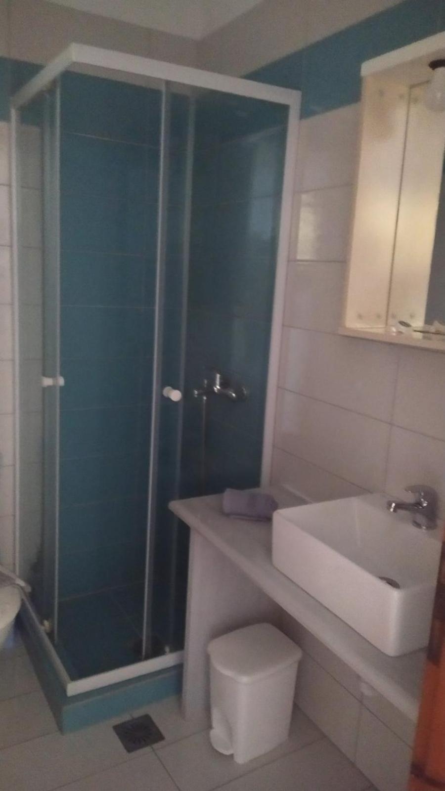 Studio (2 Adults) - Photo 15