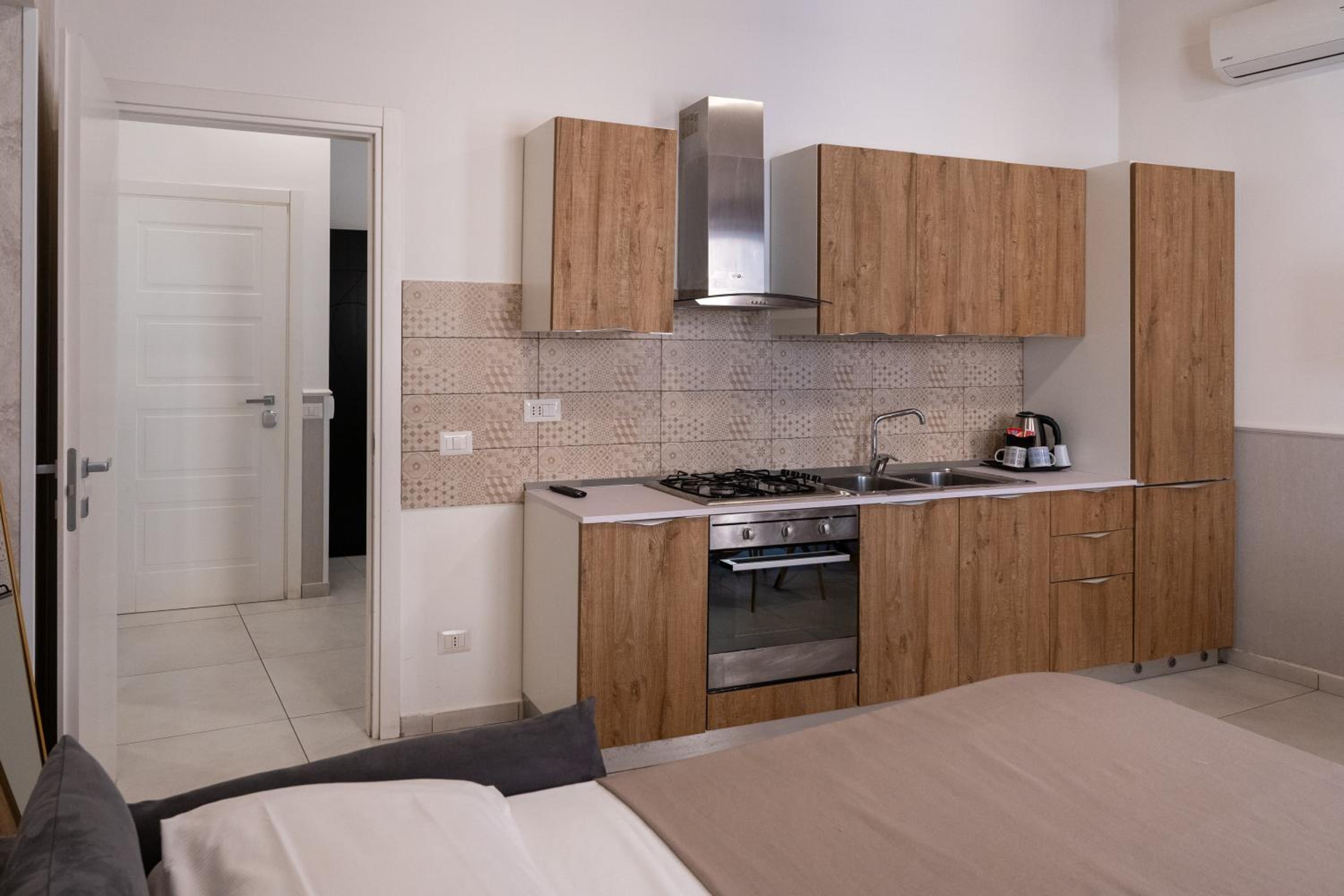 Superior Apartment thumbnail 5