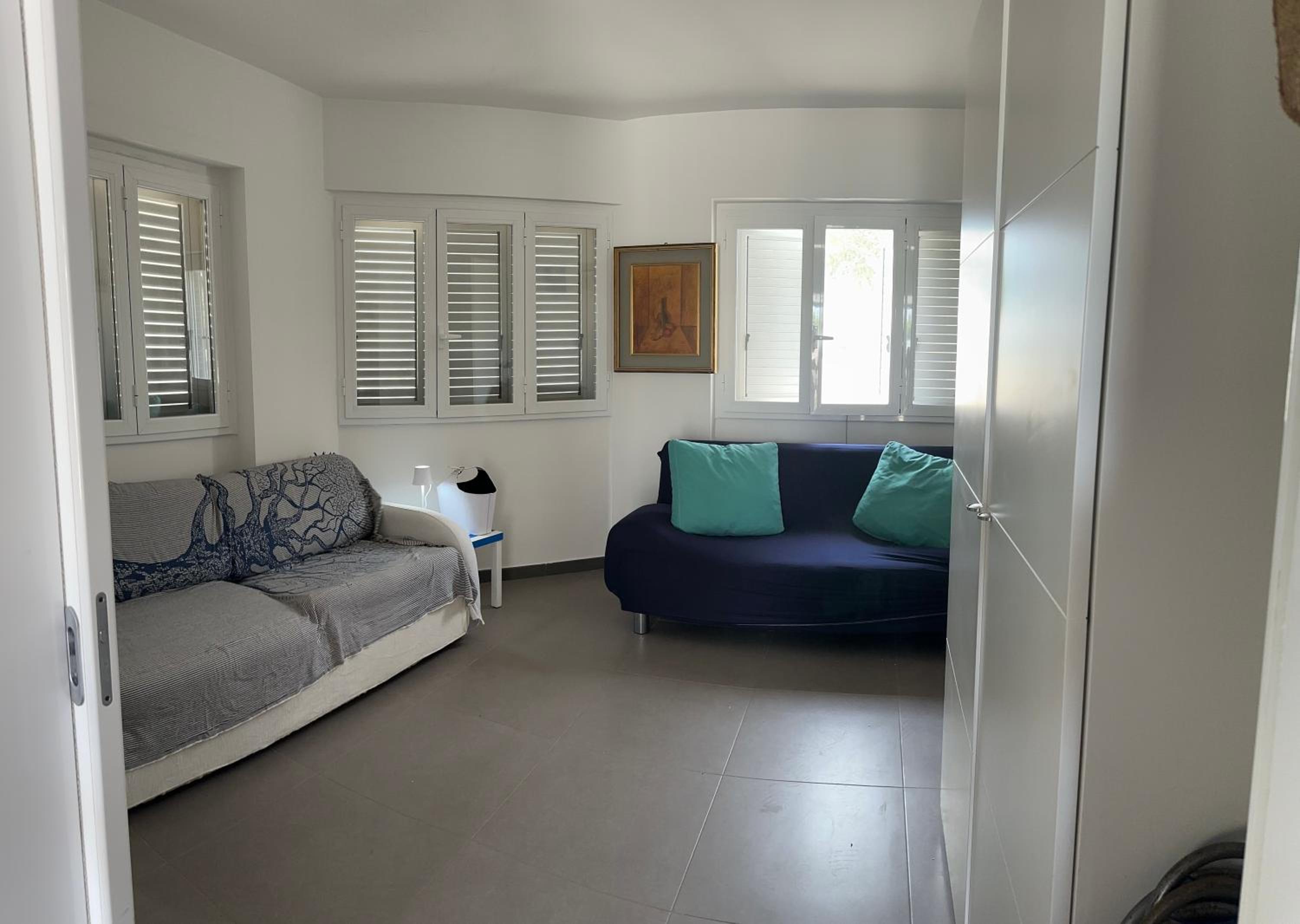 Three-Bedroom Apartment with Sea View photo 1