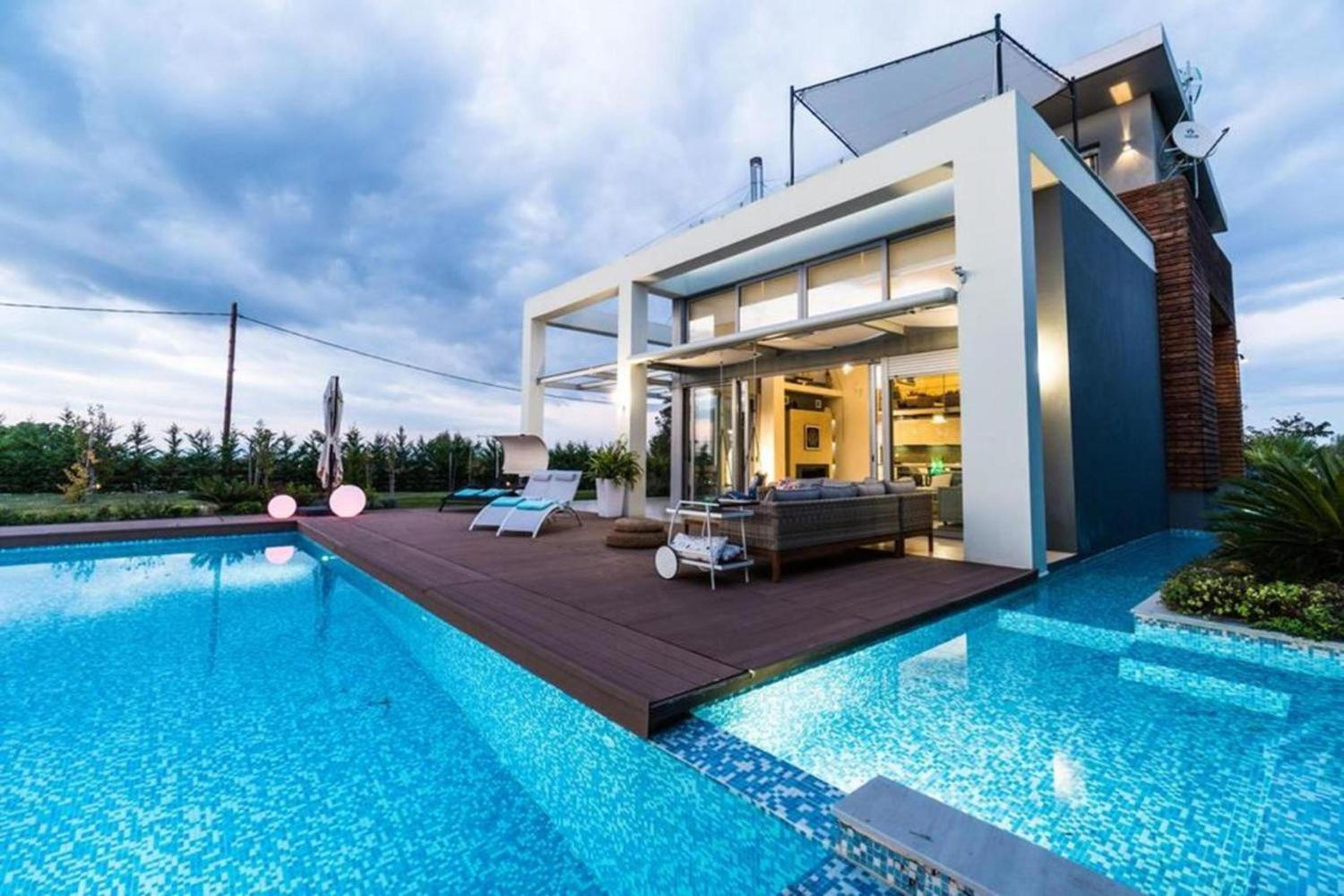 Villa with Private Pool photo 3