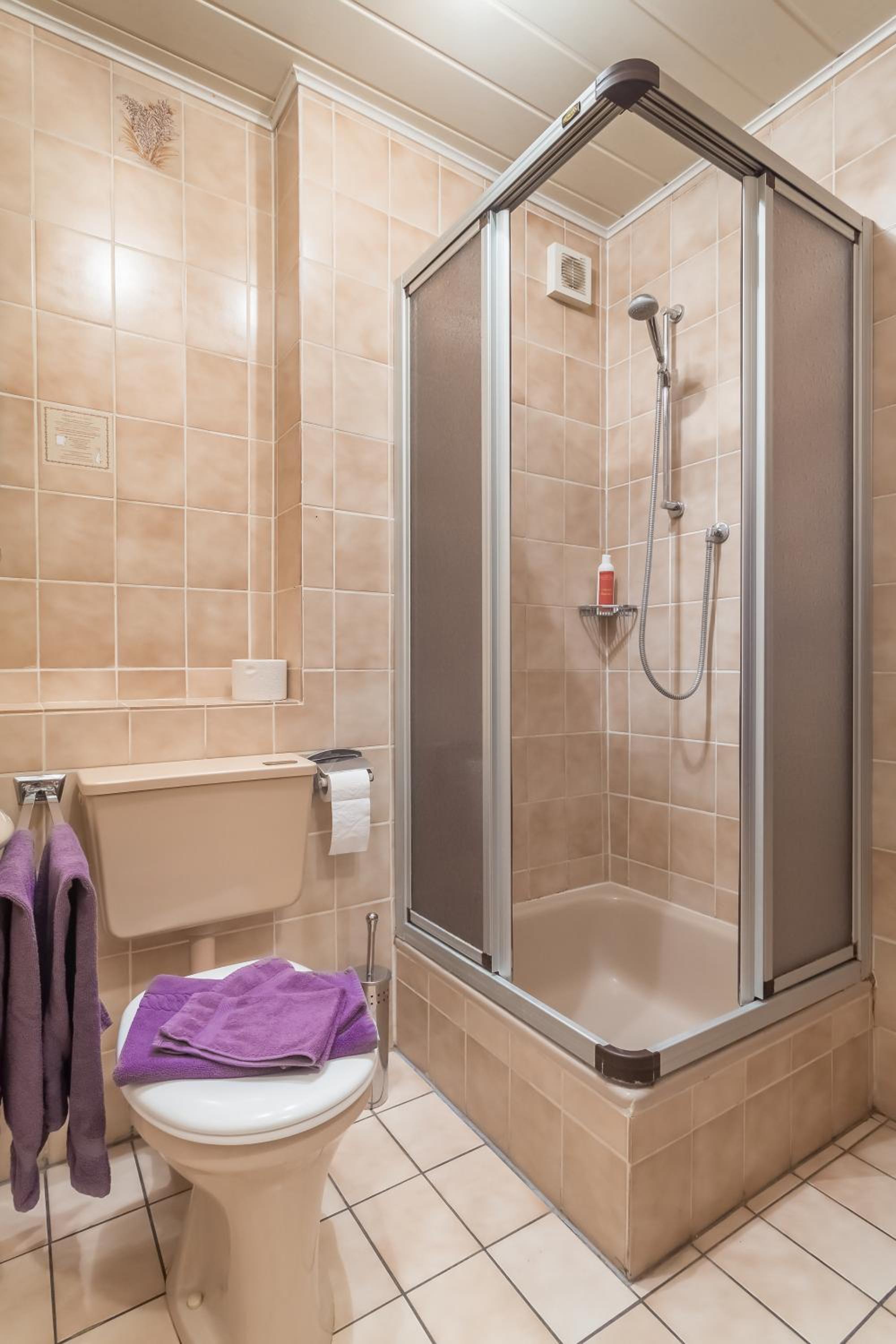 Double or Twin Room - Photo 2