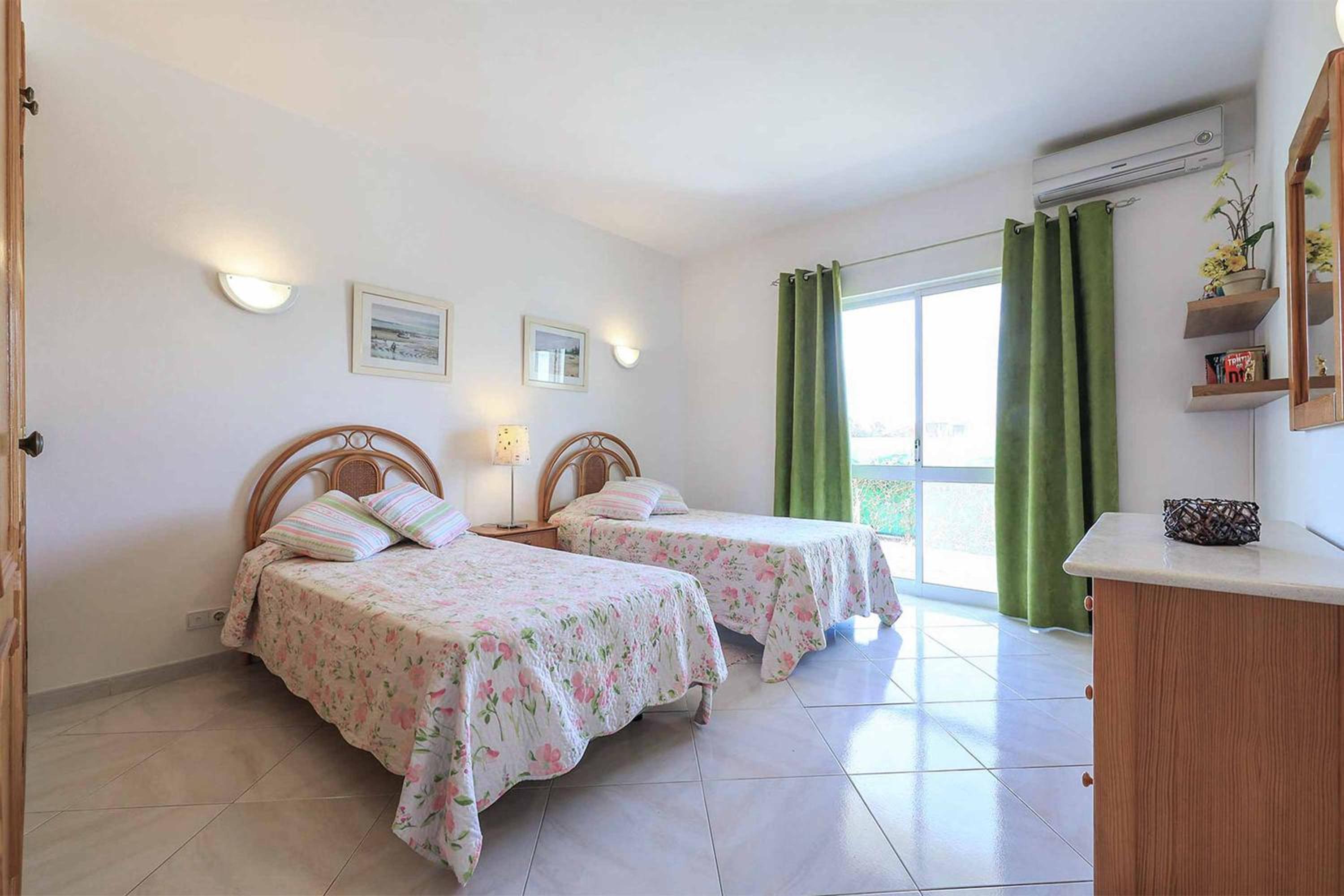 Villa photo 3