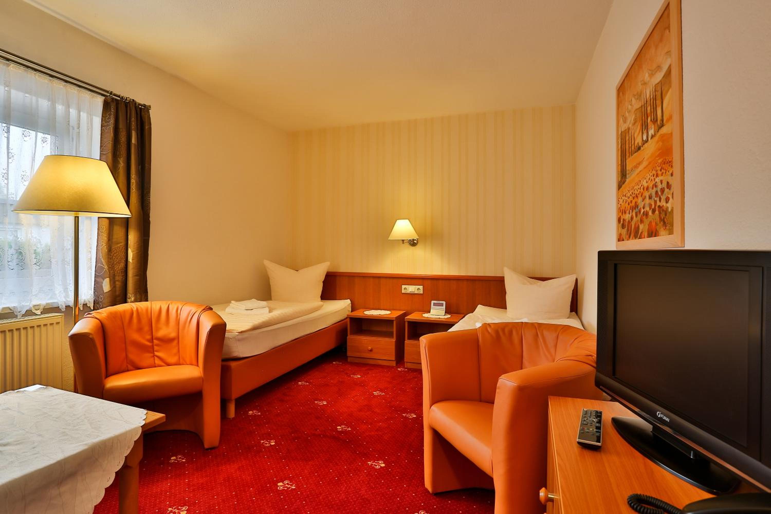 Twin Room - Photo 2