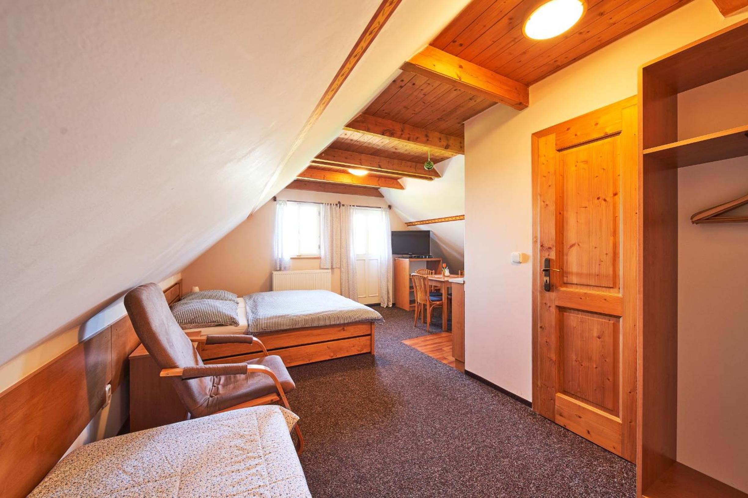 Triple Room with Private Bathroom photo 1