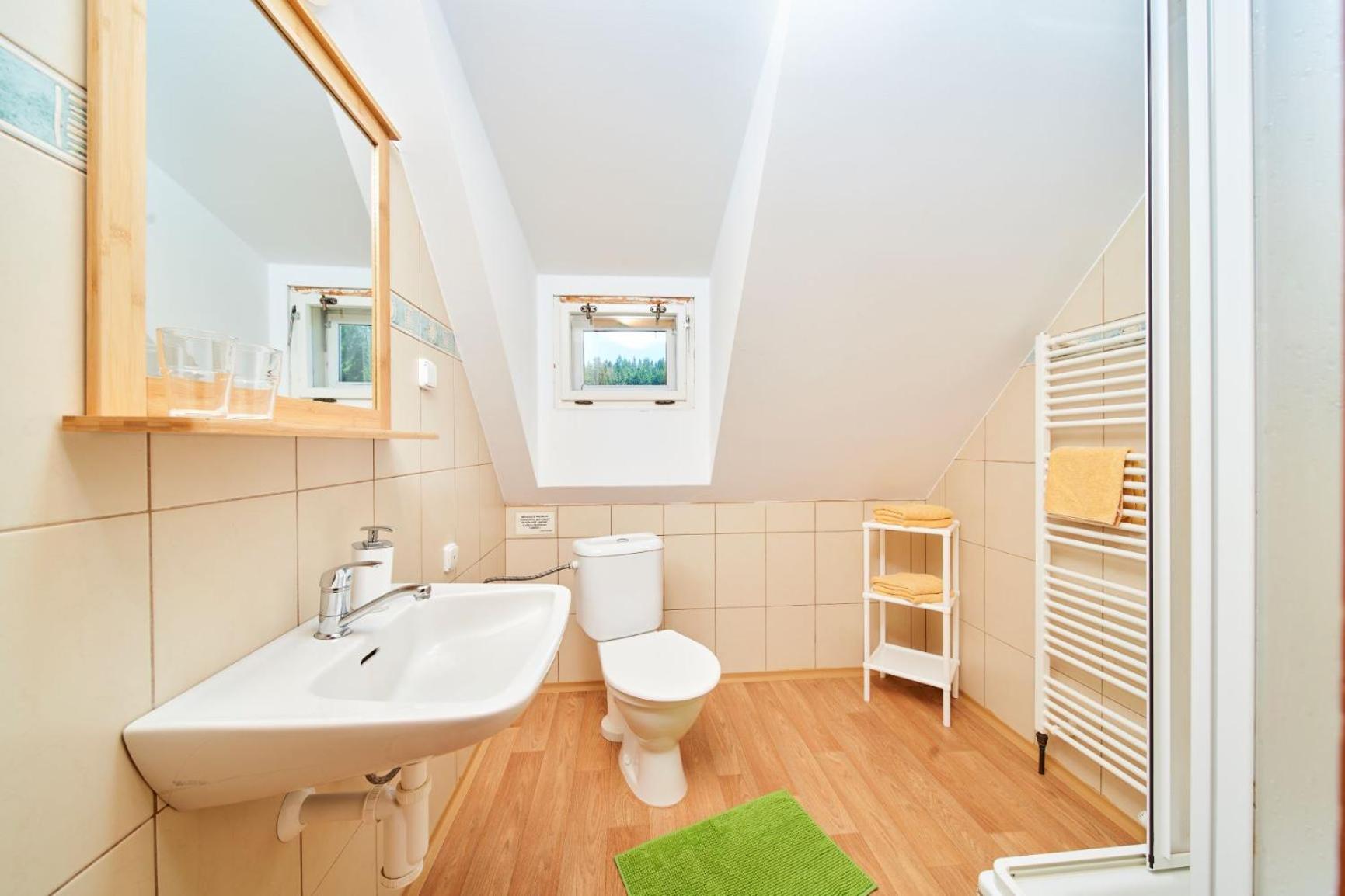 Triple Room with Private Bathroom photo 3