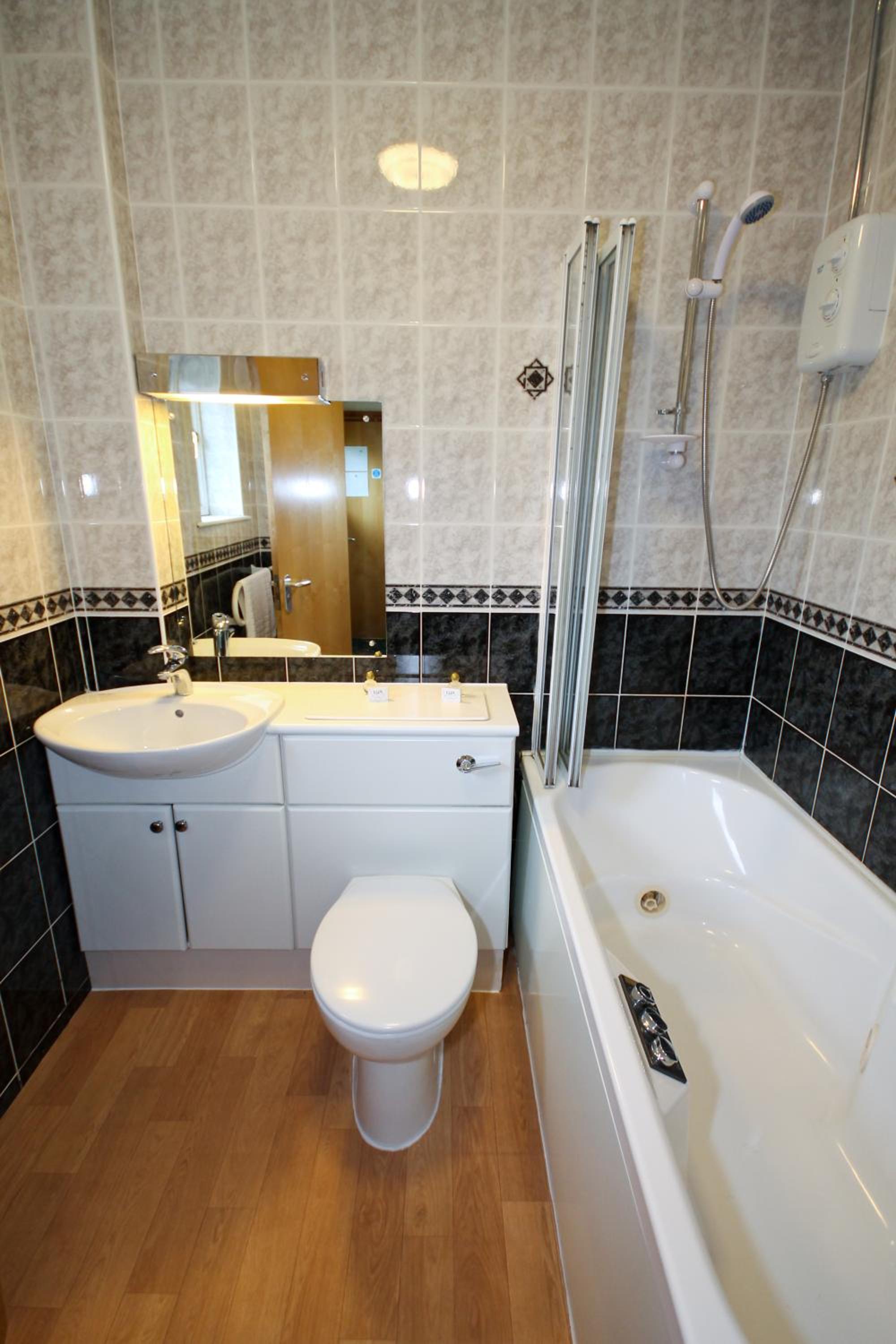 Double Room with Spa Bath - Photo 6