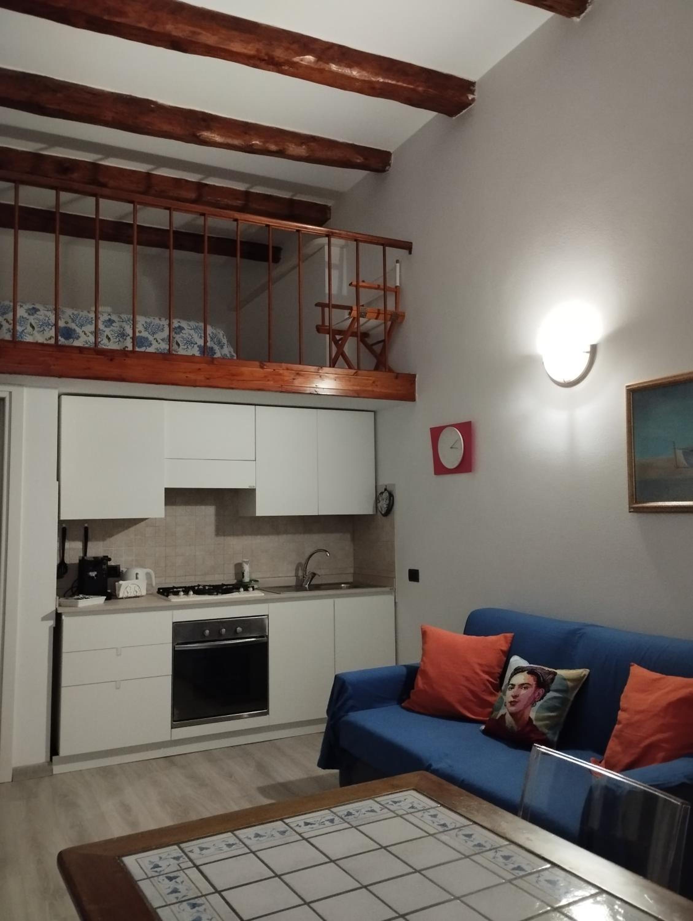 One-Bedroom Apartment - Photo 11