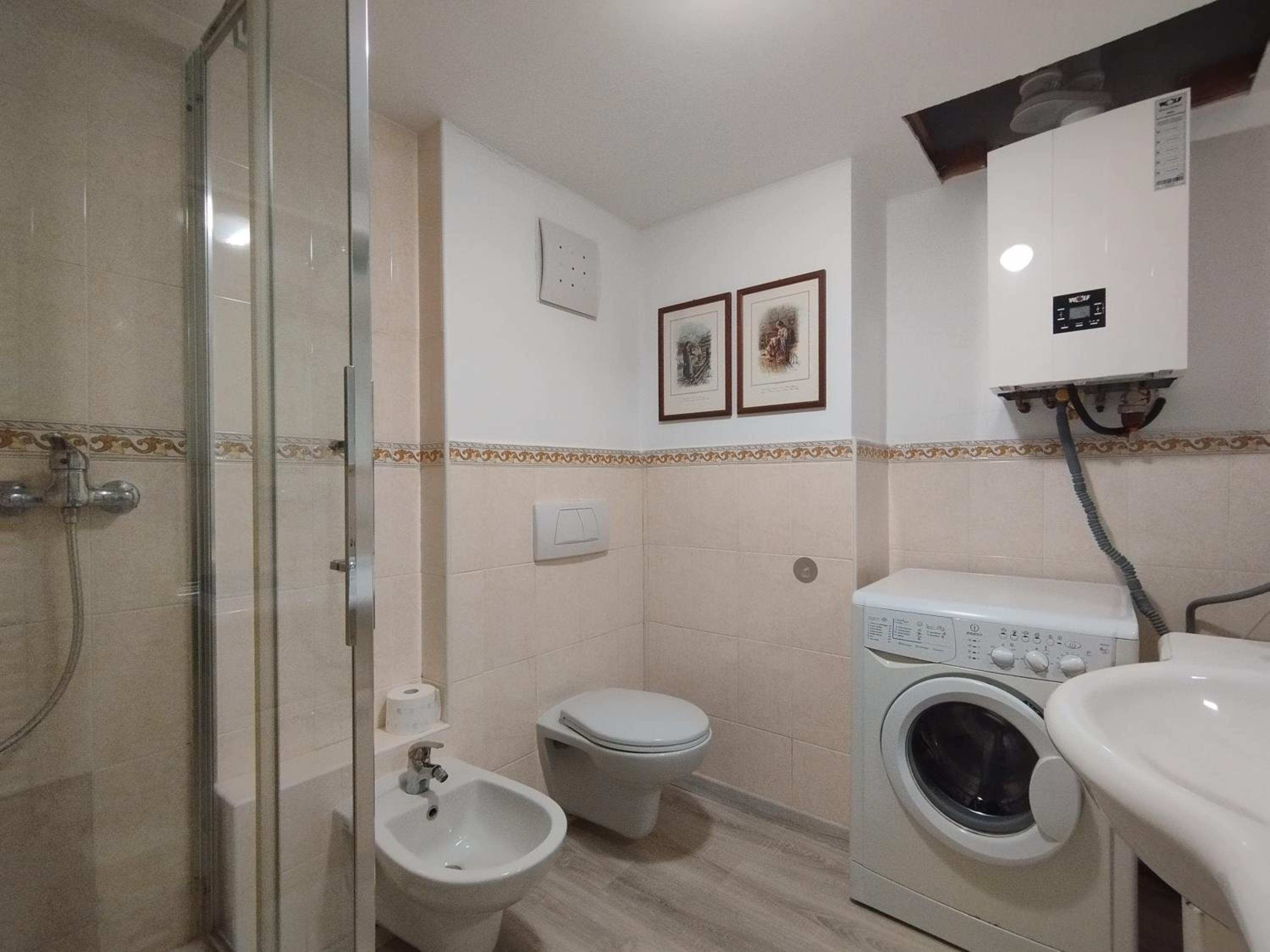 One-Bedroom Apartment - Photo 6