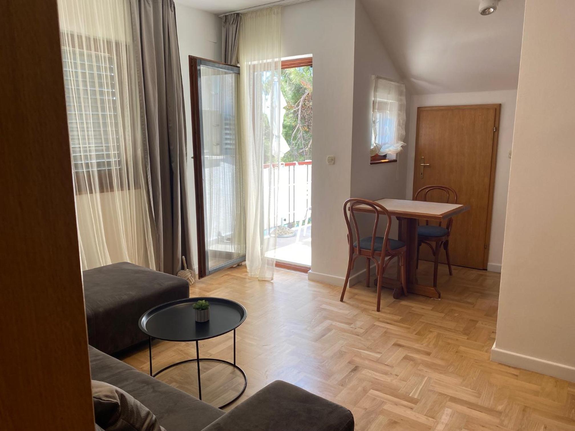 One-Bedroom Apartment with Sea View photo 1