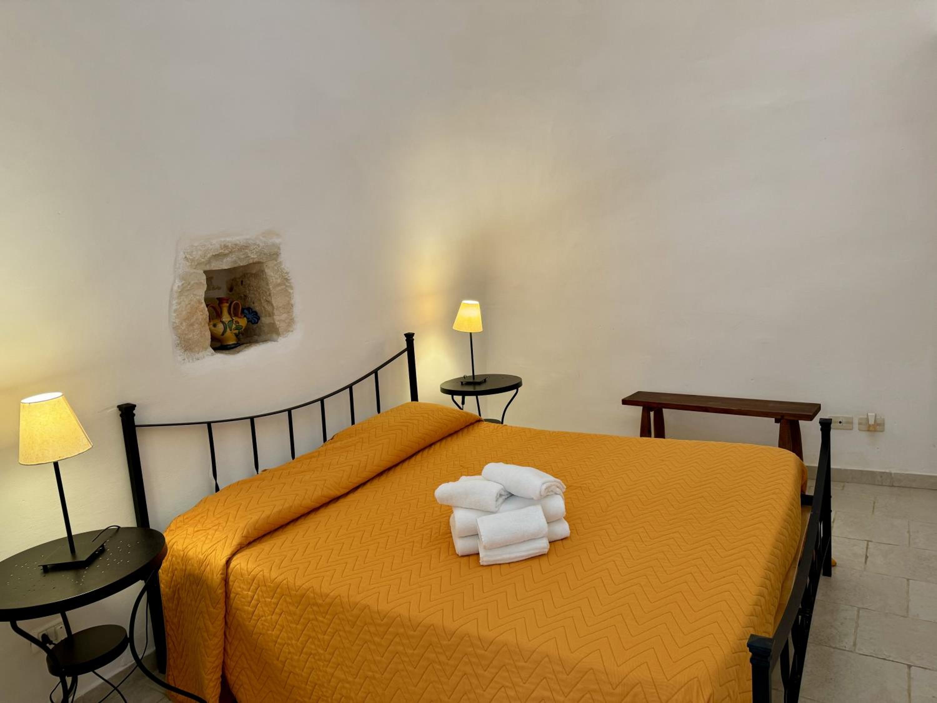 Quadruple Room with Private Bathroom photo 3