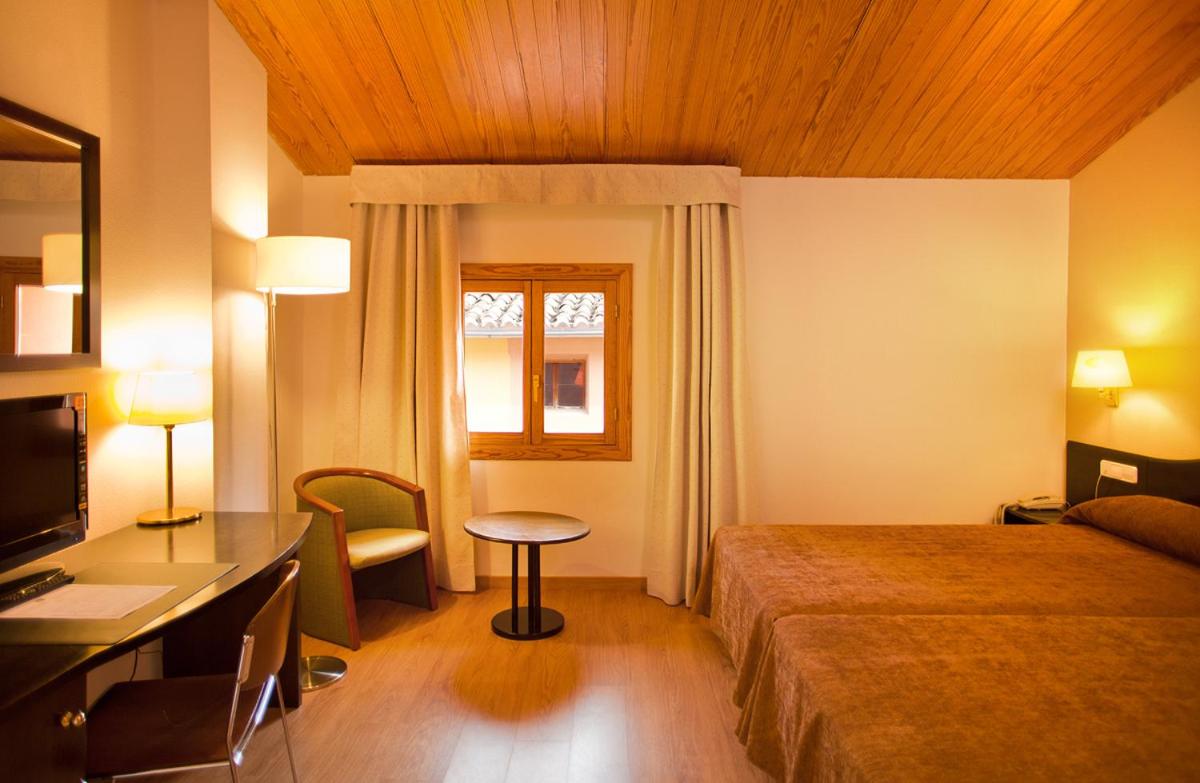 Double Room - Photo 3