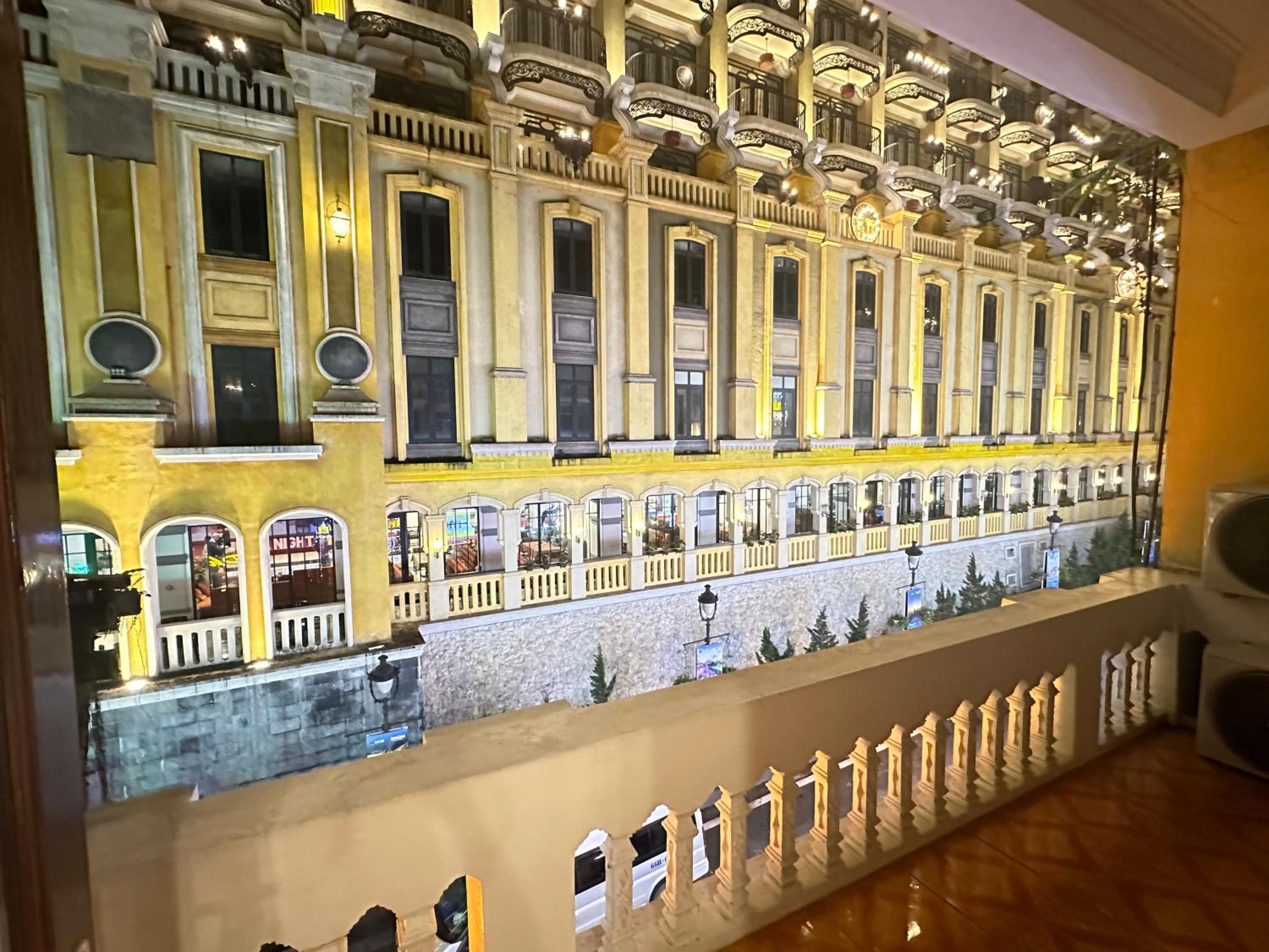 Double or Twin Room with City View photo 2