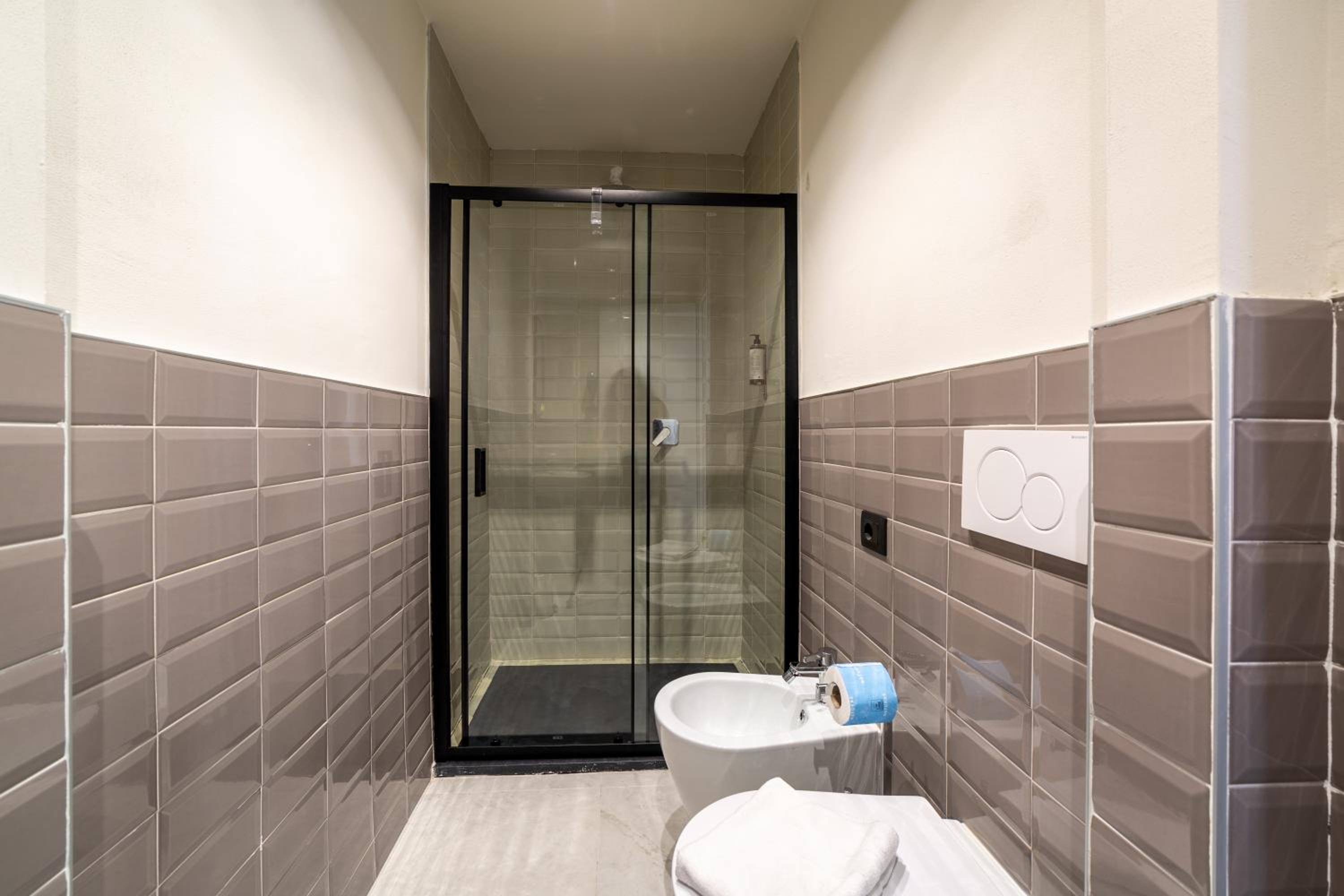 Double Room with Private Bathroom photo 3