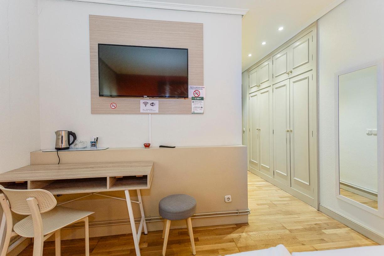 Twin Room - Photo 5