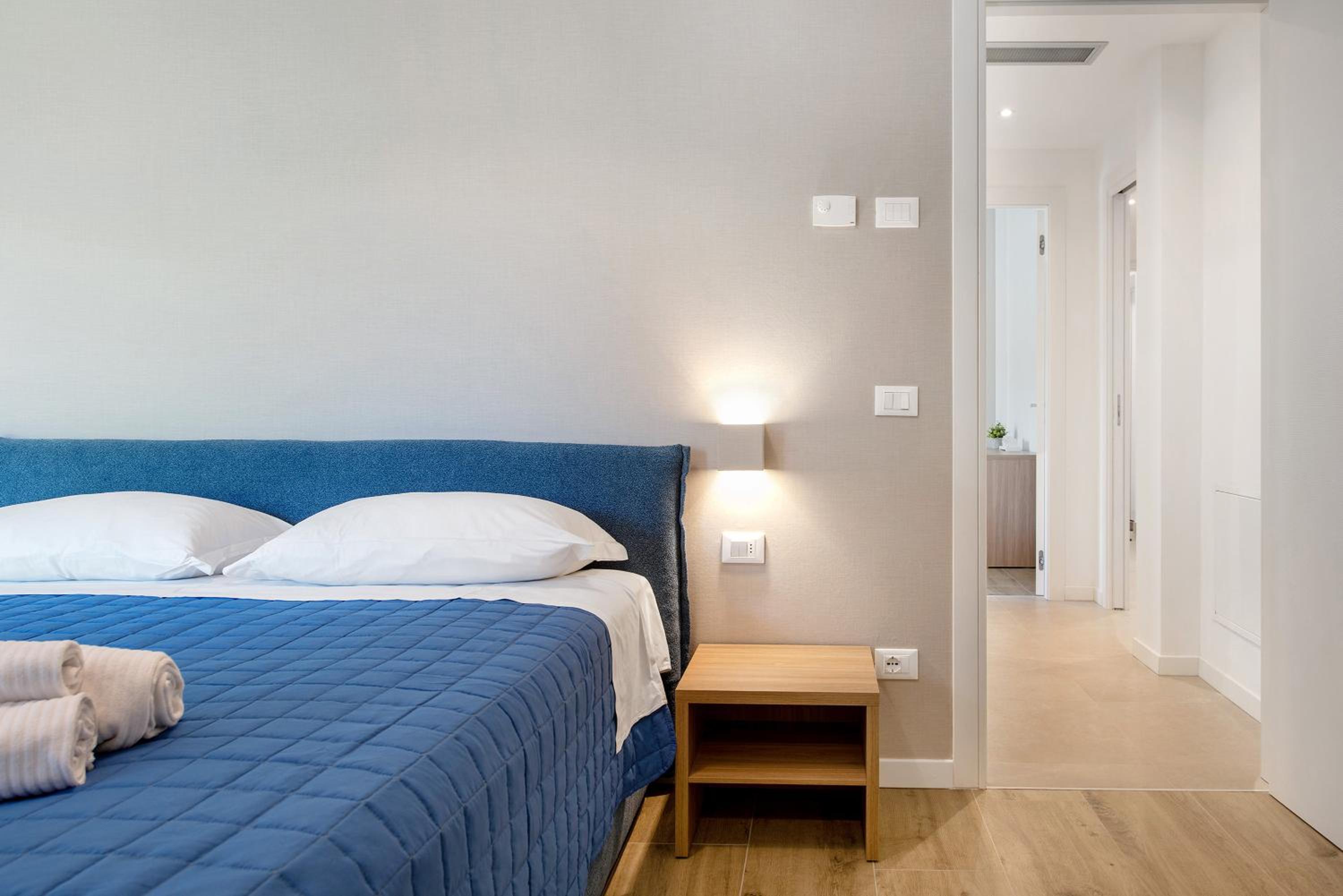 Two-Bedroom Deluxe Apartment with Balcony photo 2