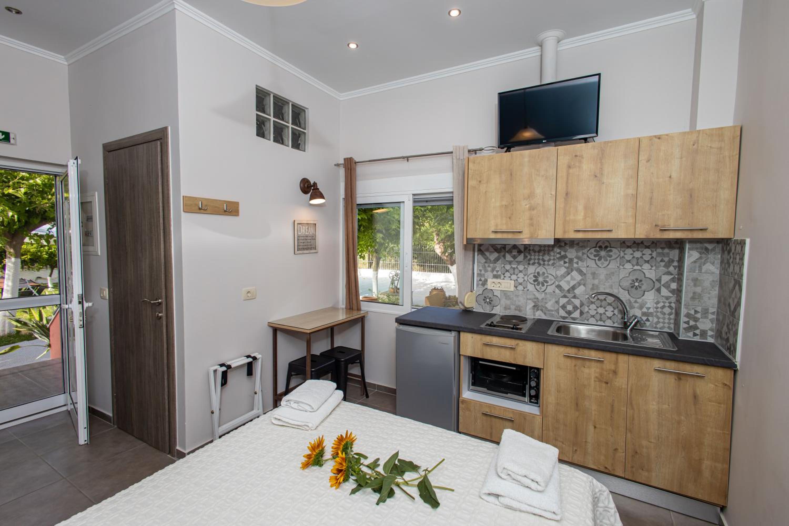 Superior One-Bedroom Apartment photo 3