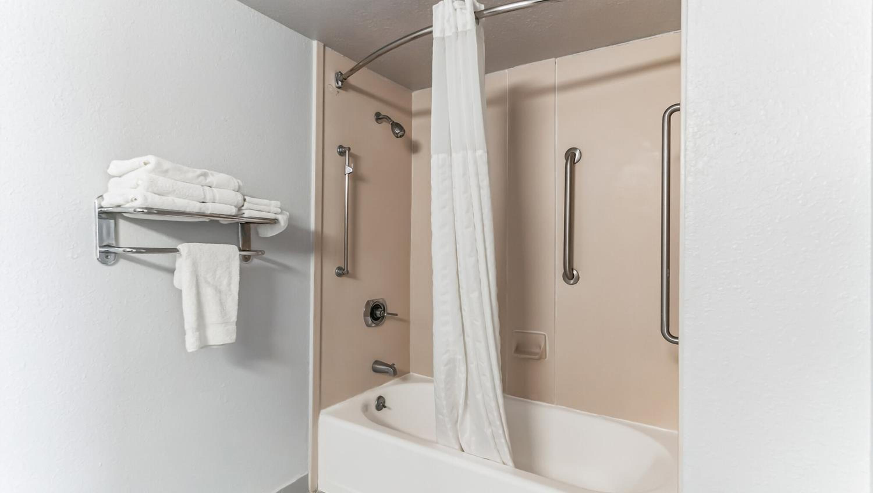 King Room - Disability Access/Non-Smoking - Photo 3