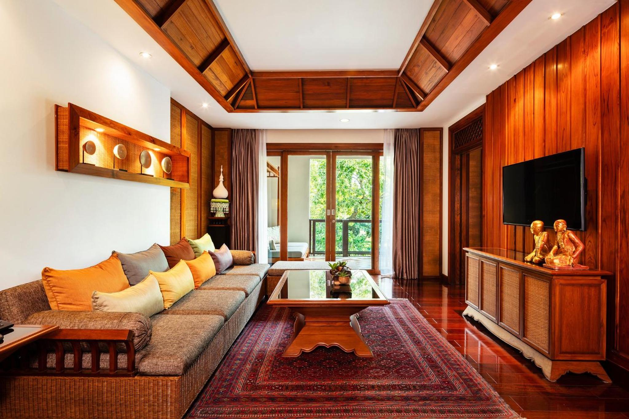 Executive Suite - Photo 3