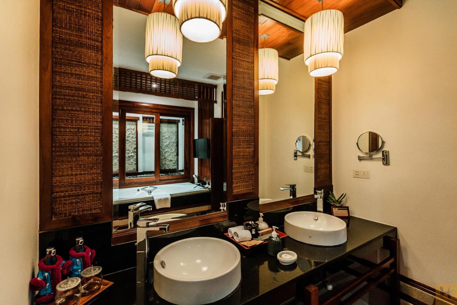 Executive Suite - Photo 7