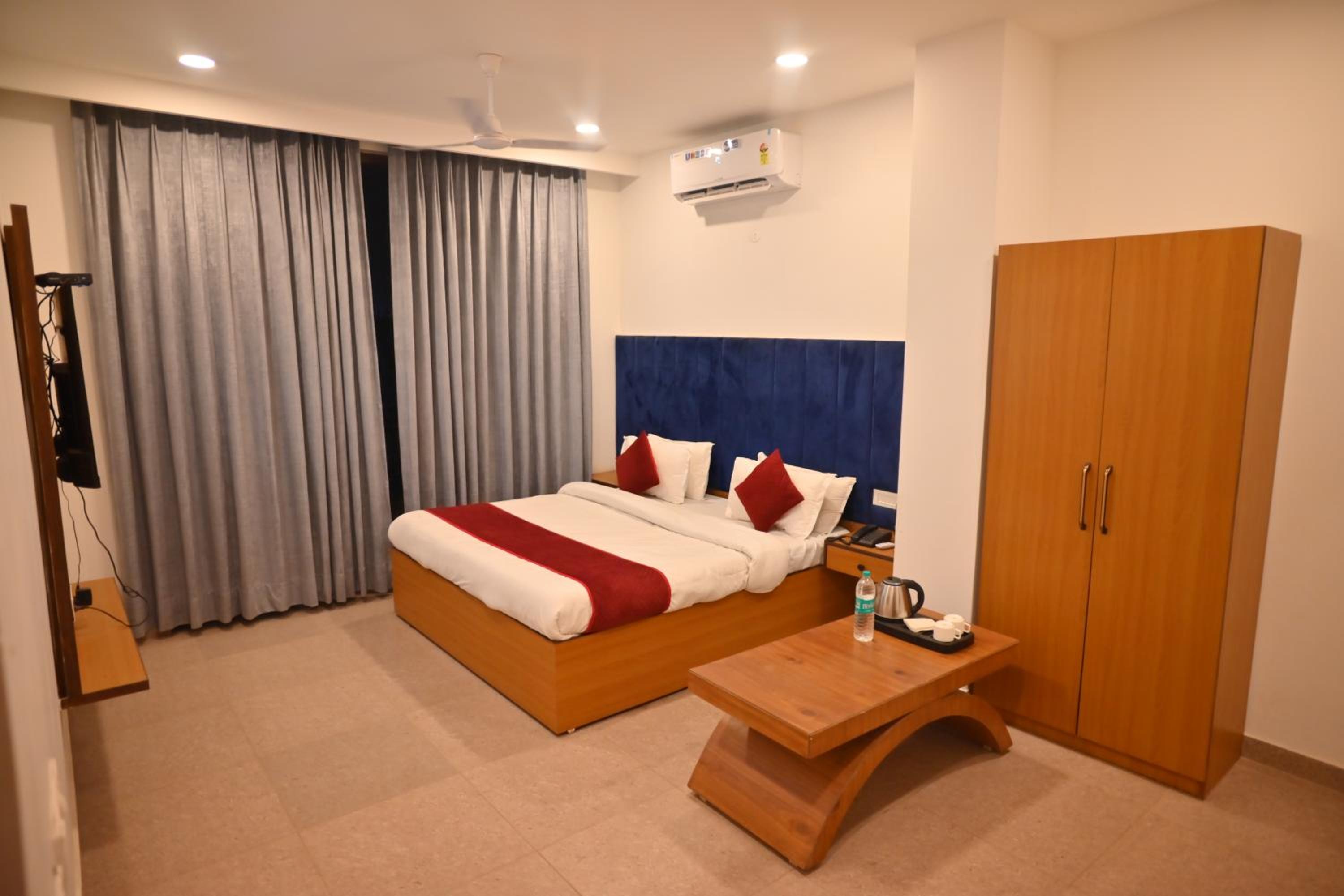 Deluxe Suite