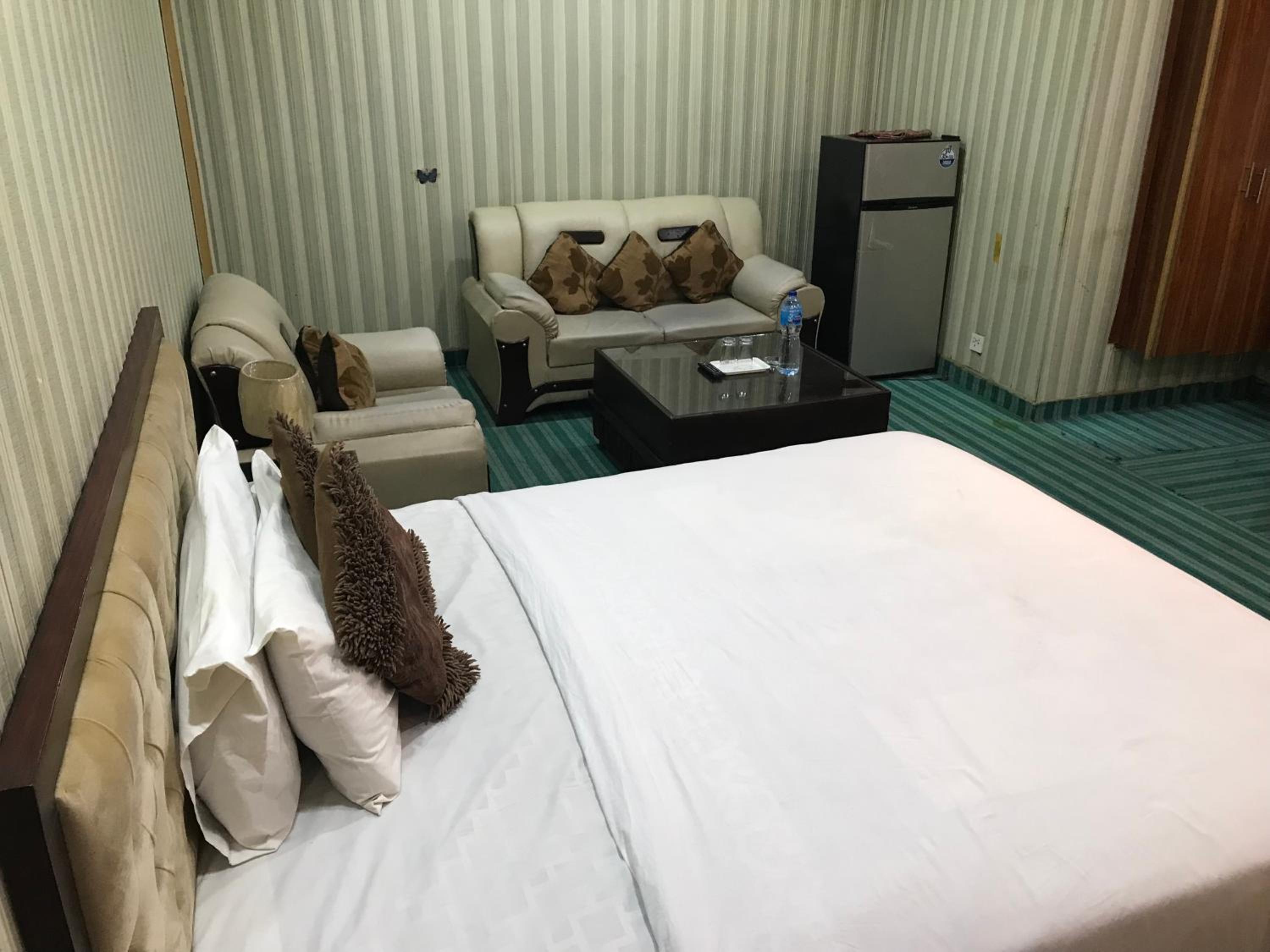 Deluxe King Room