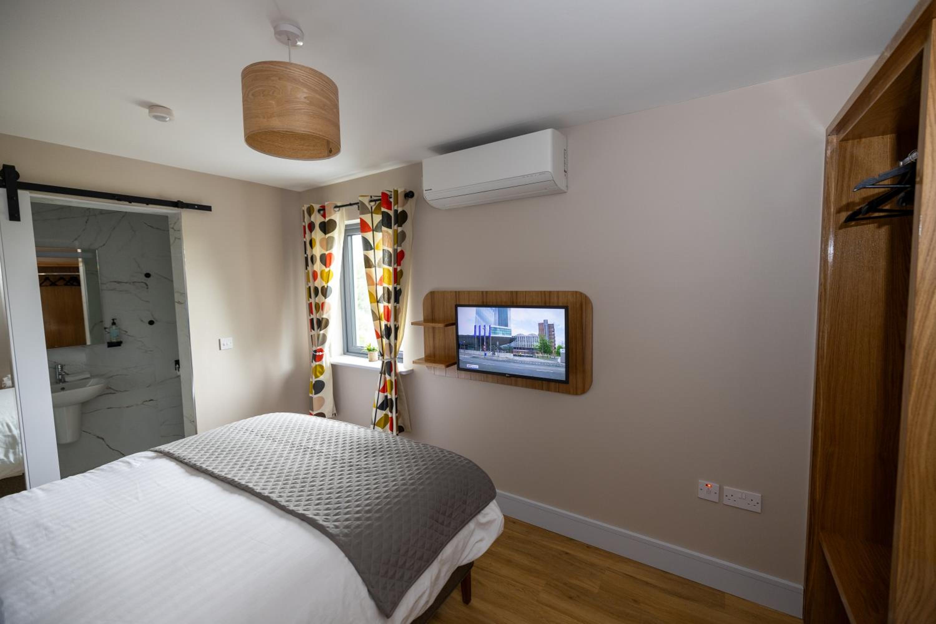 Double Room with Private Bathroom