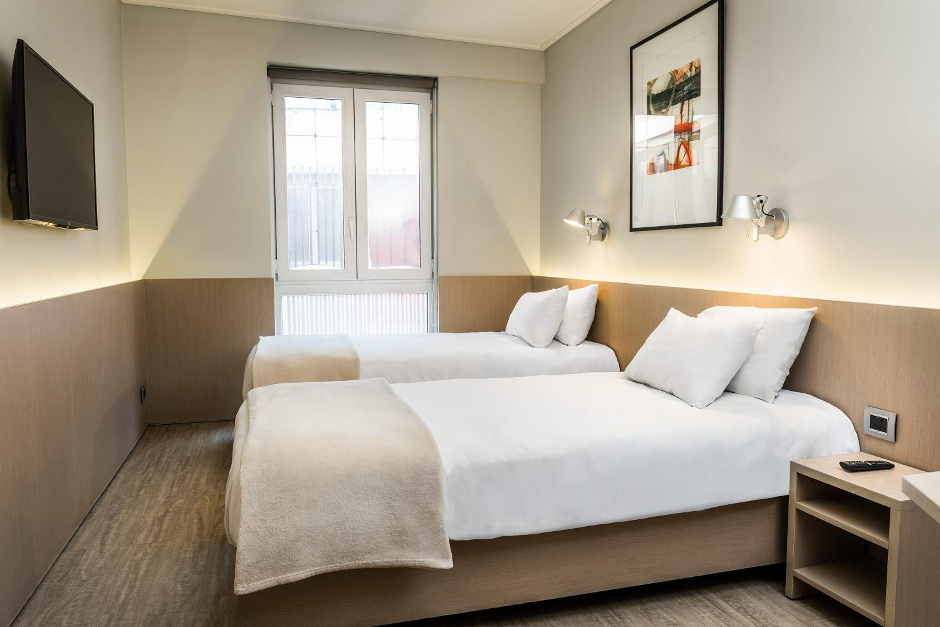 Hotel Novapark Santiago — Twin Room