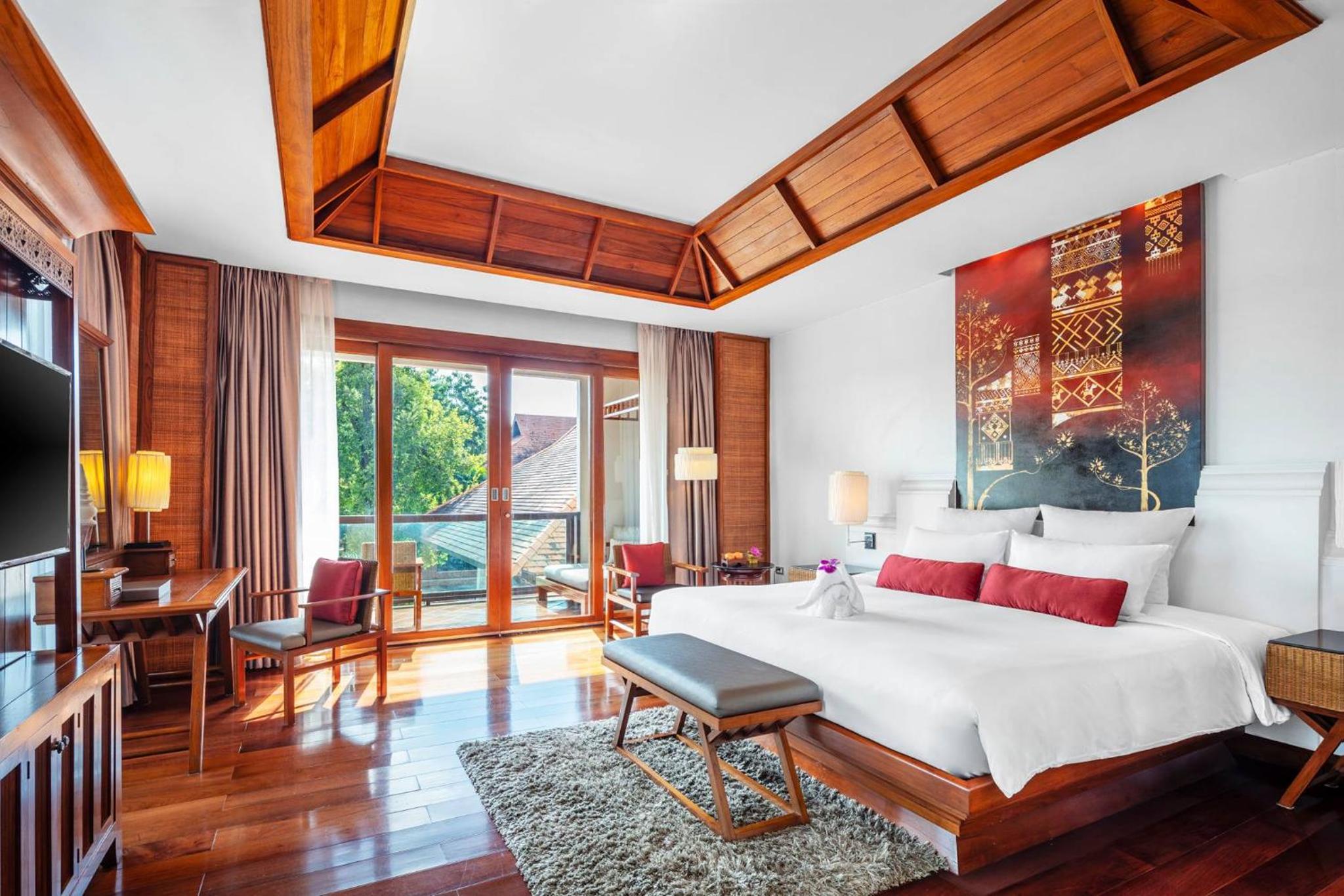 Deluxe Double Room with Balcony - Photo 6