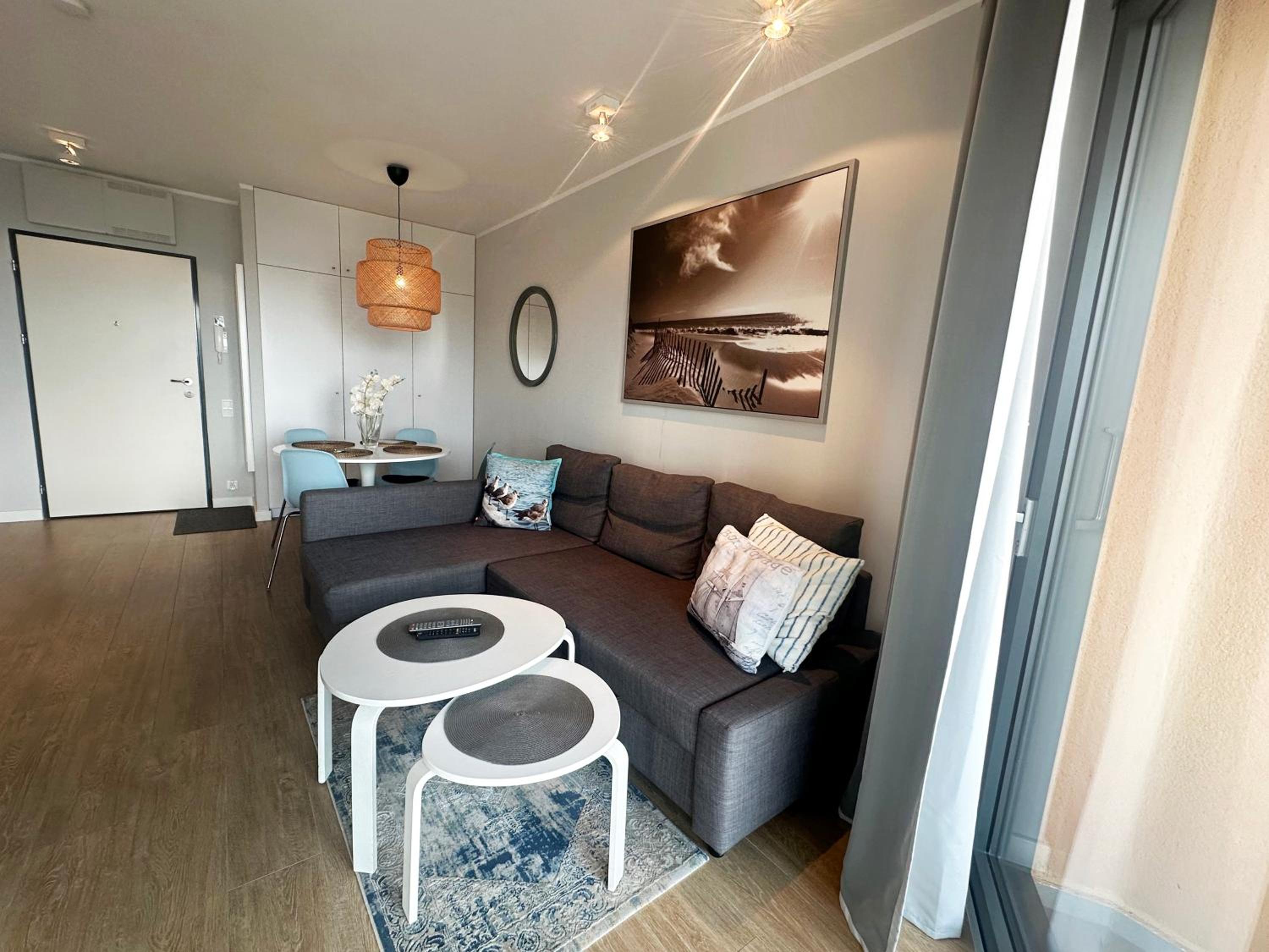 One-Bedroom Apartment with Balcony photo 2