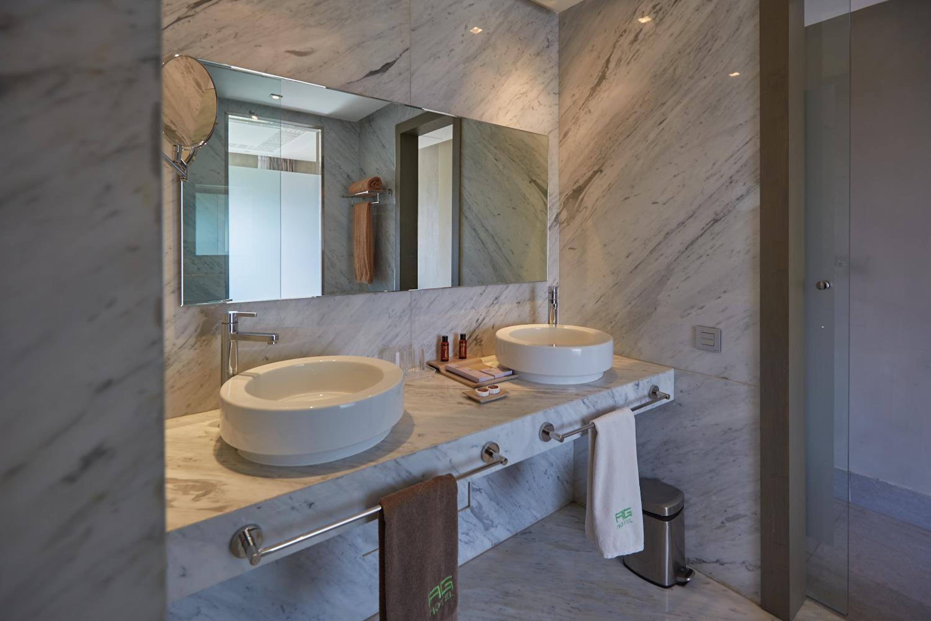 Executive Suite thumbnail 6
