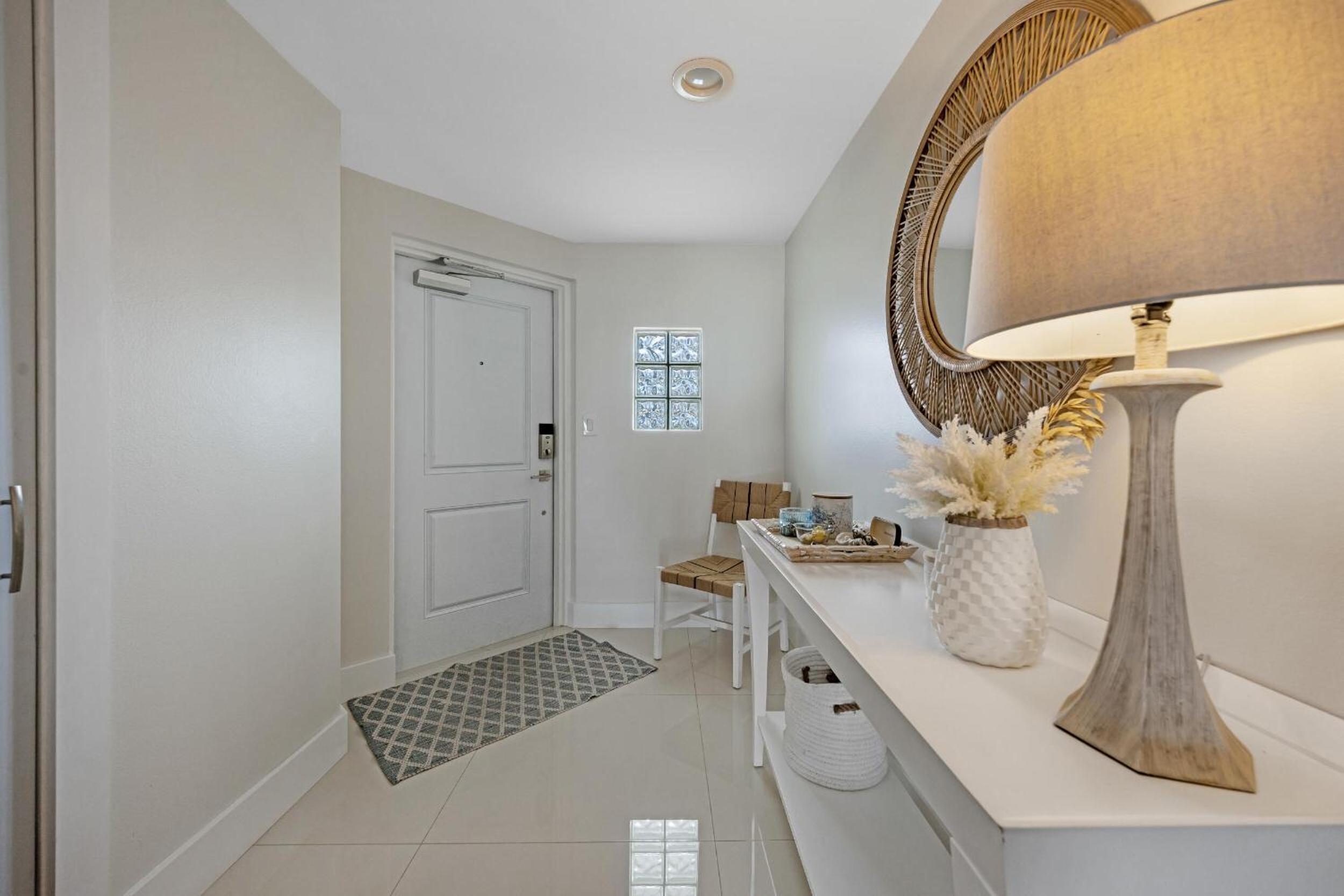 Three-Bedroom Apartment with Ocean View photo 1