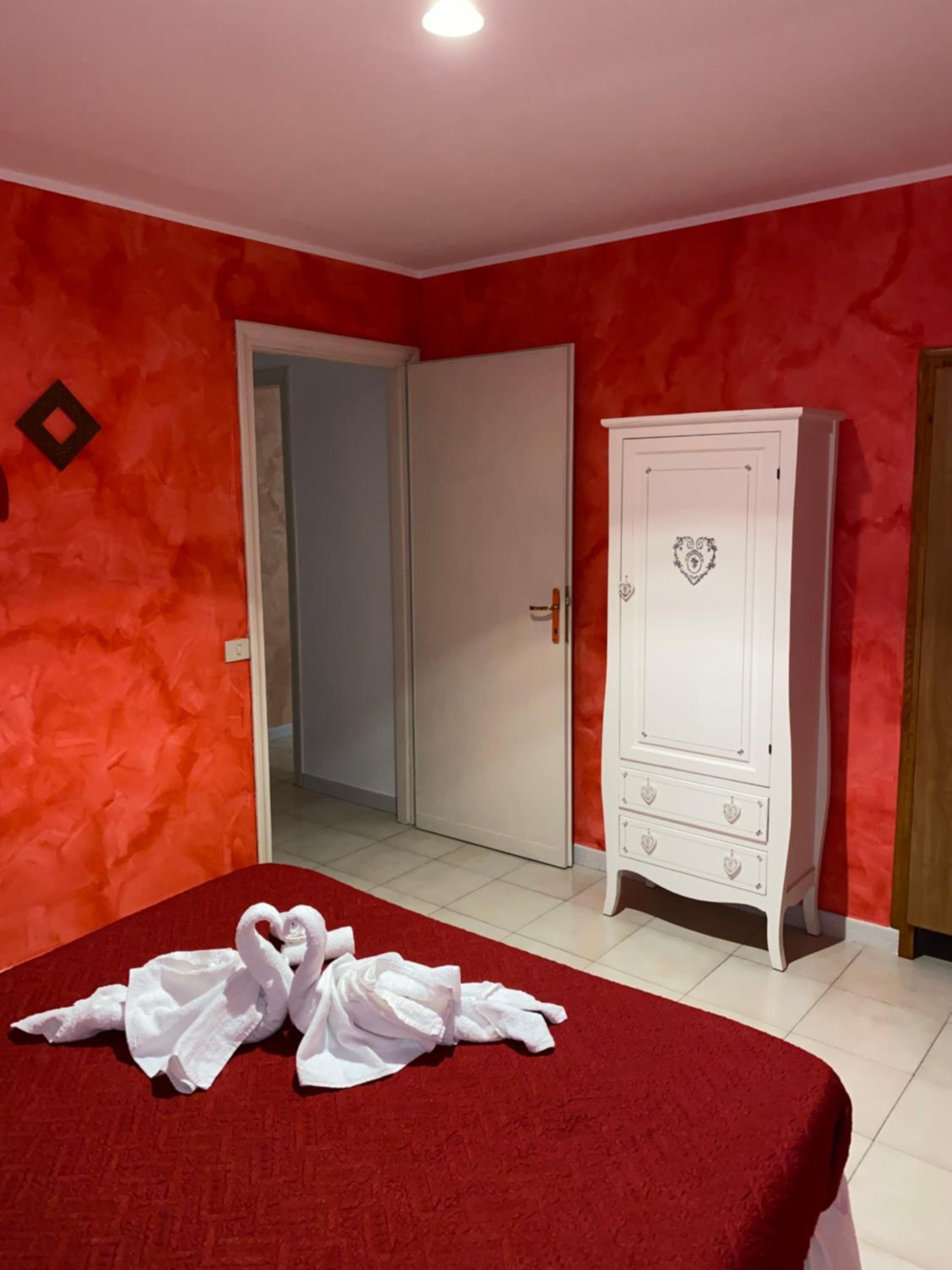 One-Bedroom Apartment - Photo 19