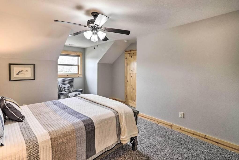 Three-Bedroom House photo 3