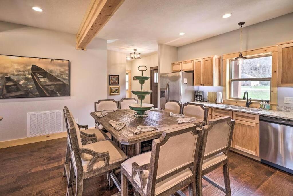 Three-Bedroom House photo 2