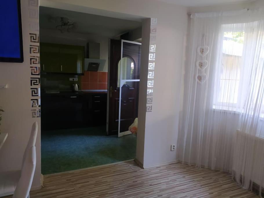 One-Bedroom House photo 3