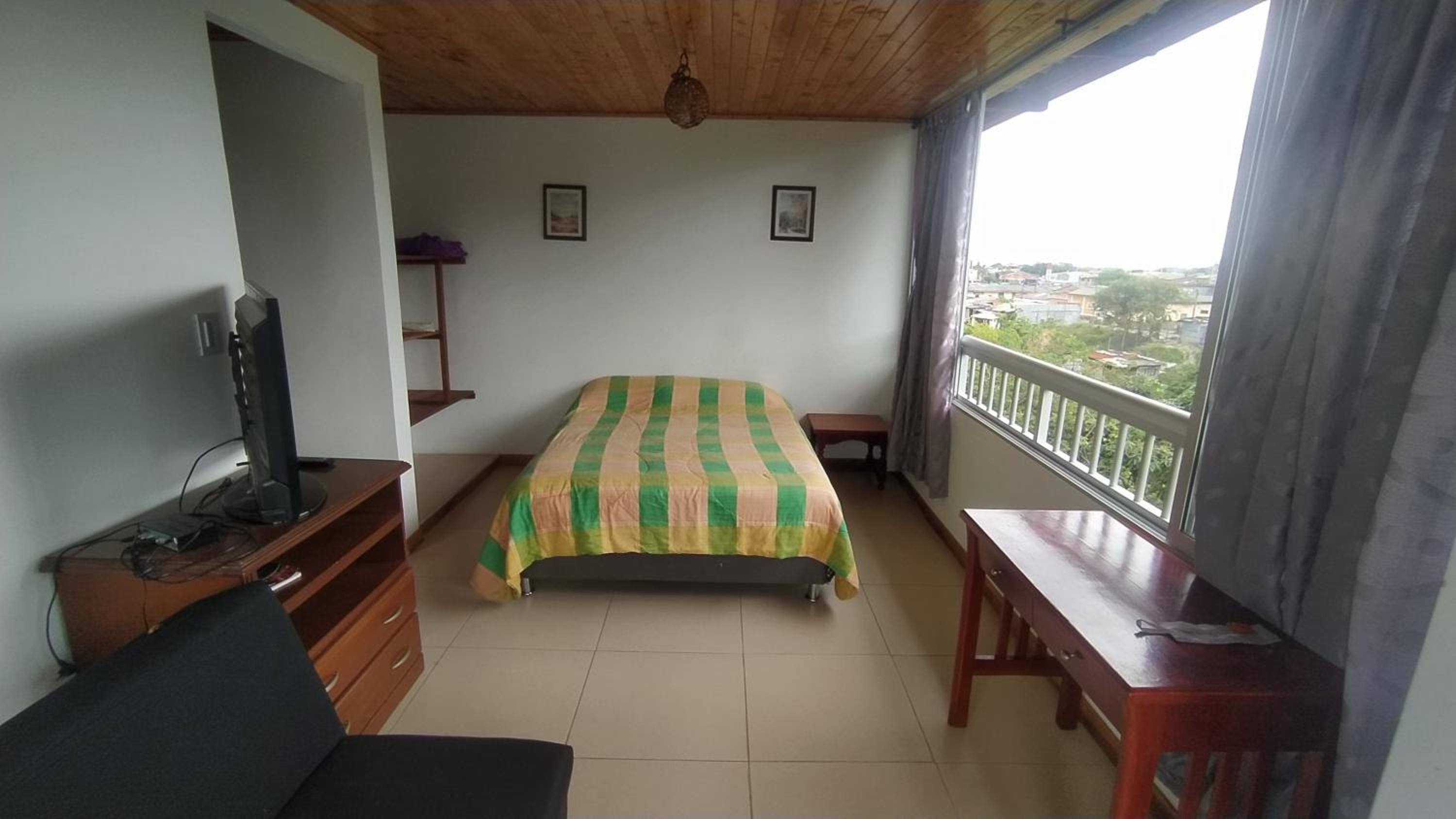 One-Bedroom Standard Apartment photo 1