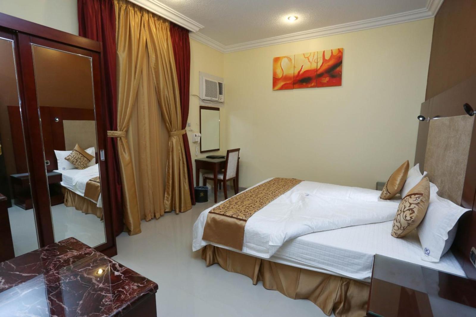Deluxe King Room photo 1