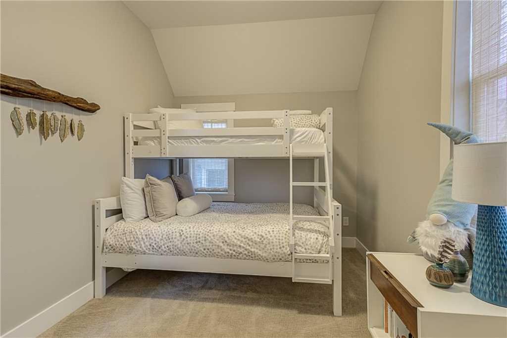 Two-Bedroom House photo 2
