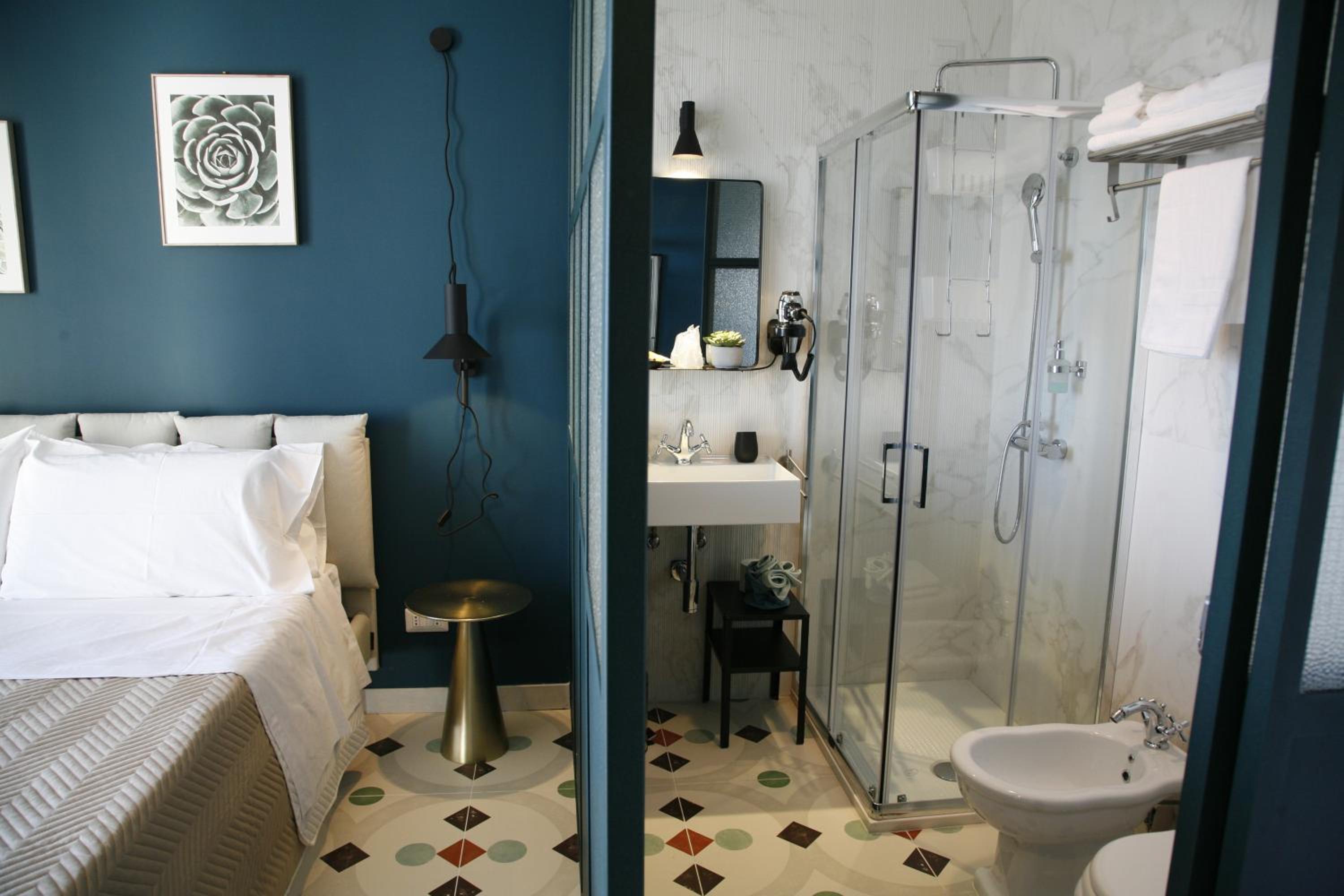 Double Room with Private Bathroom photo 3