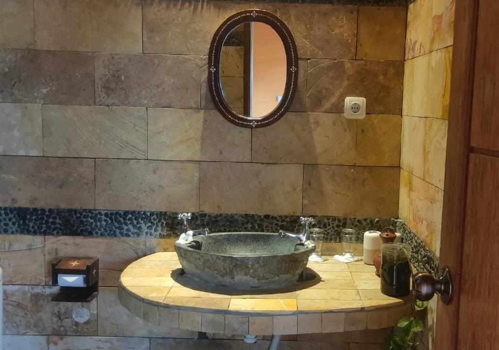 Double Room with Private Bathroom - Photo 7