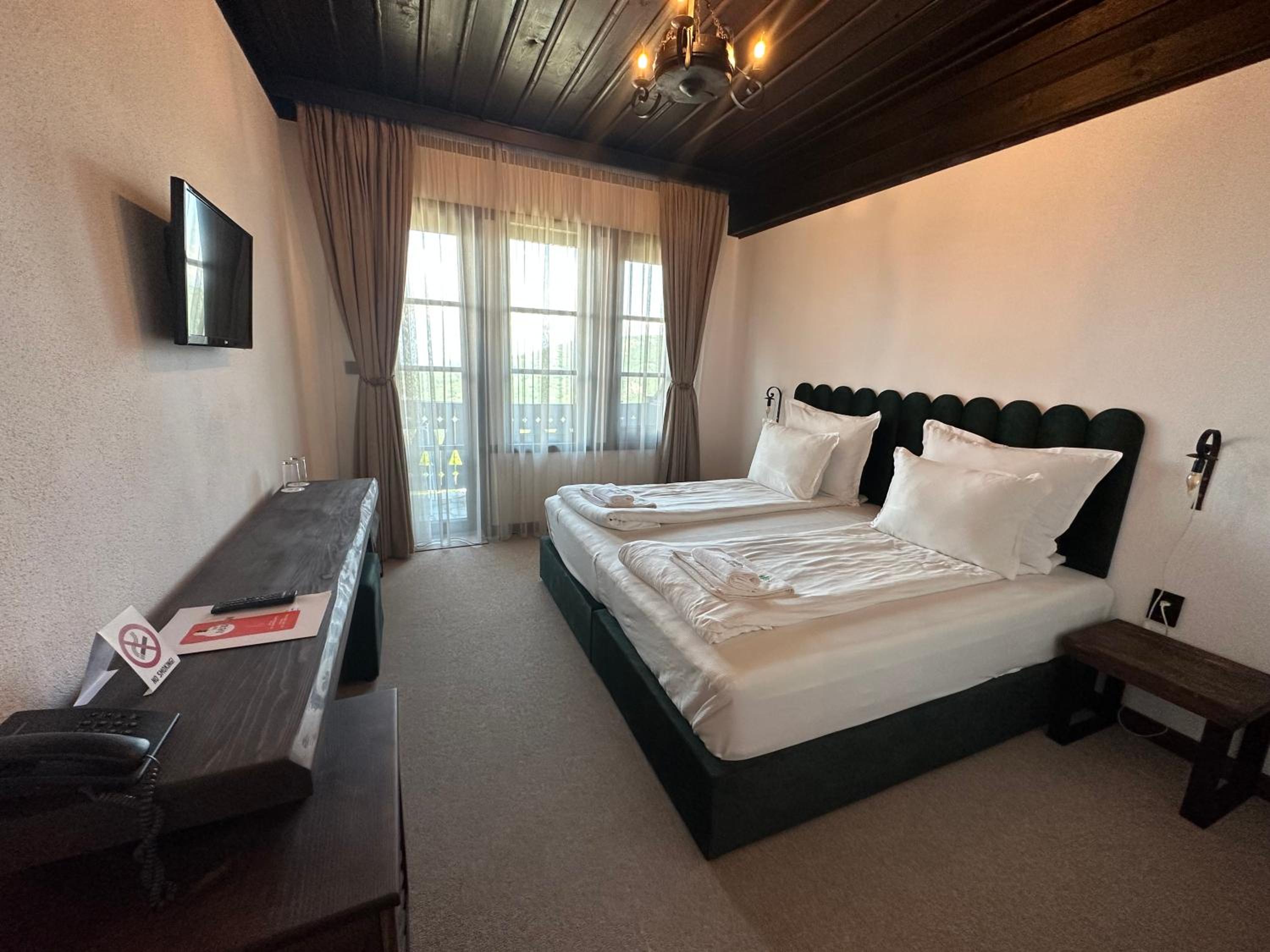 Deluxe Double Room - Photo 2