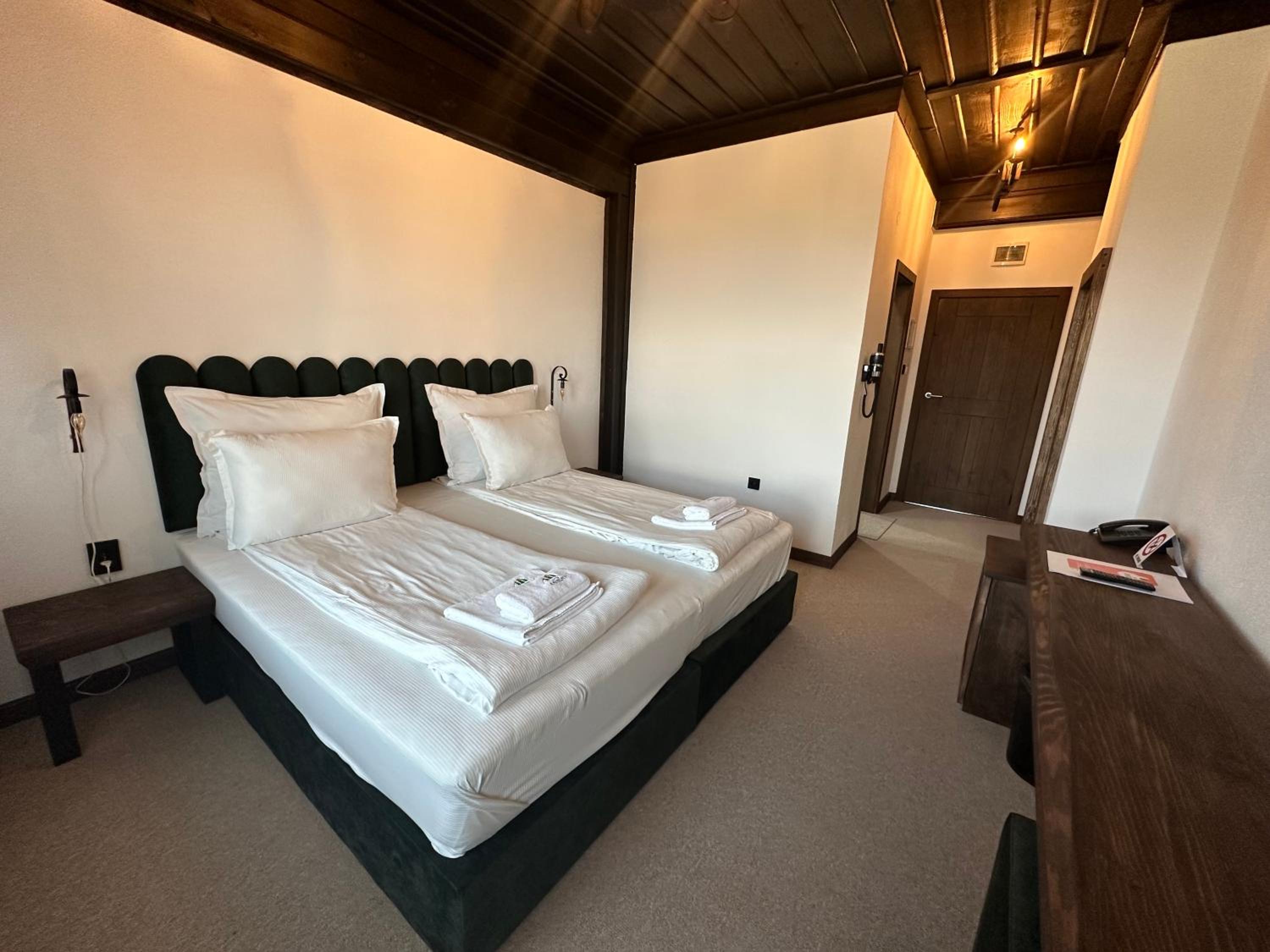 Deluxe Double Room - Photo 3