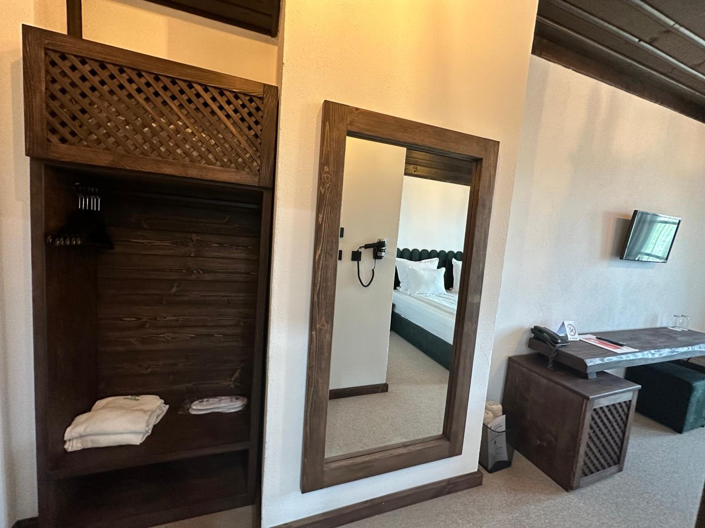 Deluxe Double Room - Photo 5