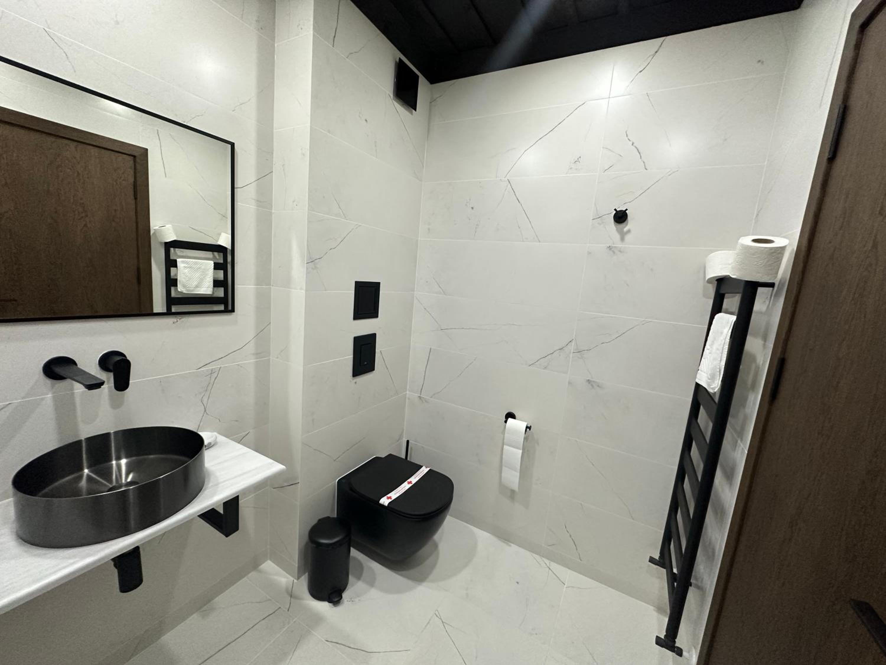Deluxe Double Room - Photo 7