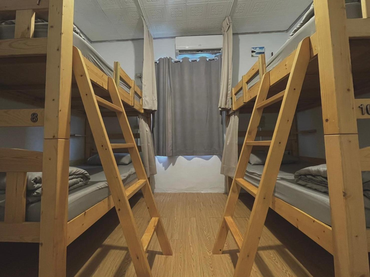Bed in 4-Bed Mixed Dormitory Room photo 2