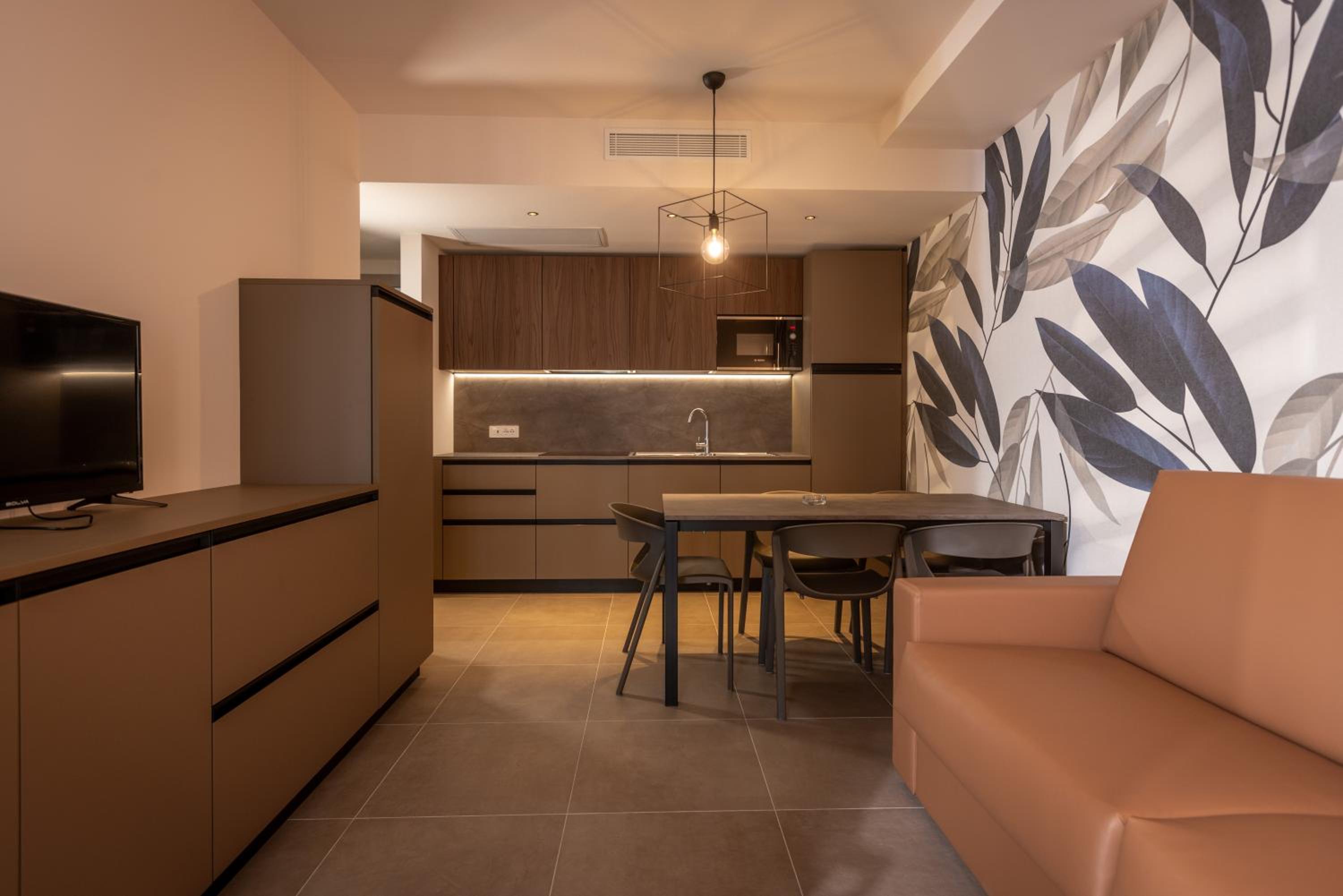 Two-Bedroom Apartment (6 Adults) photo 1